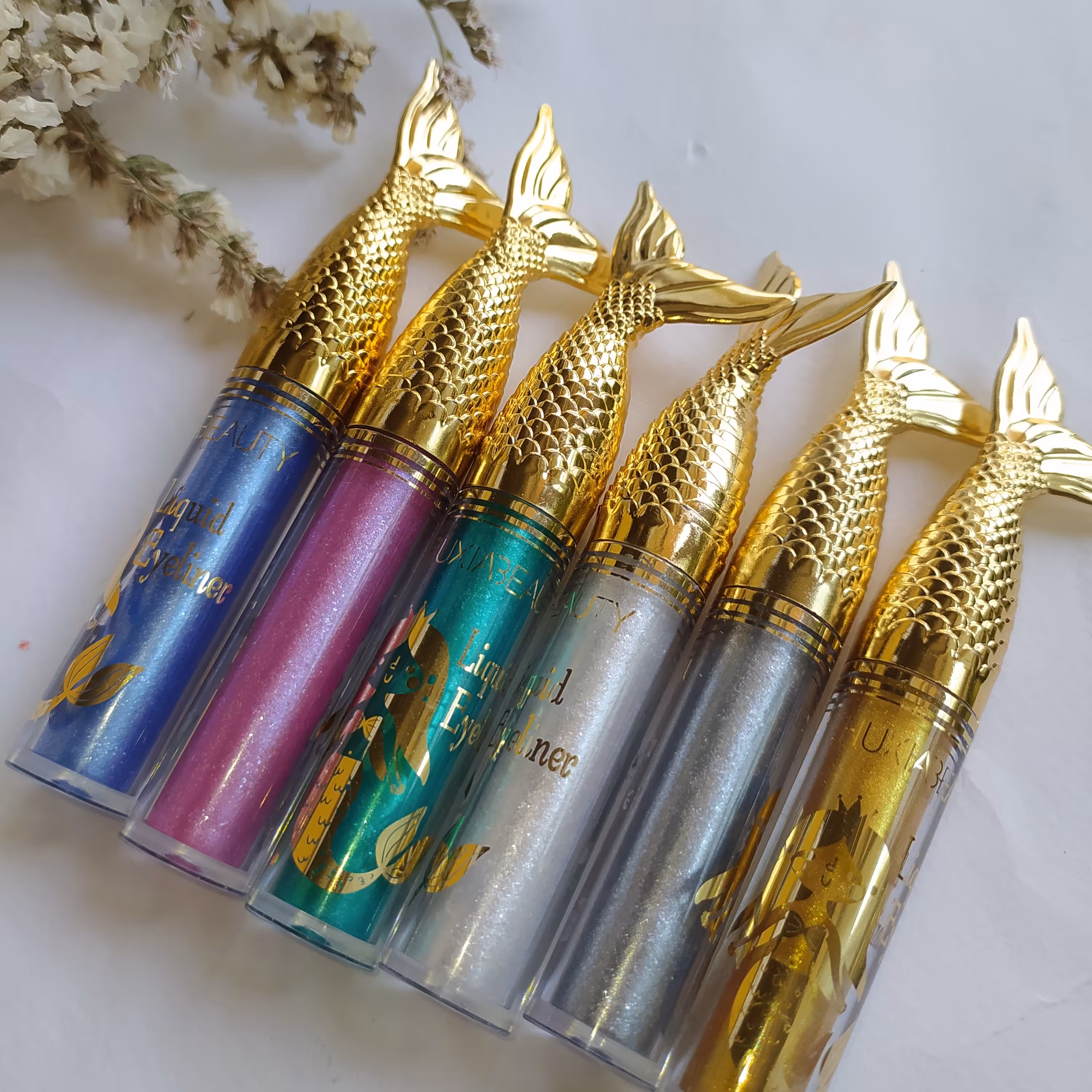 سایه چشم مایع شاین دار وخط چشم