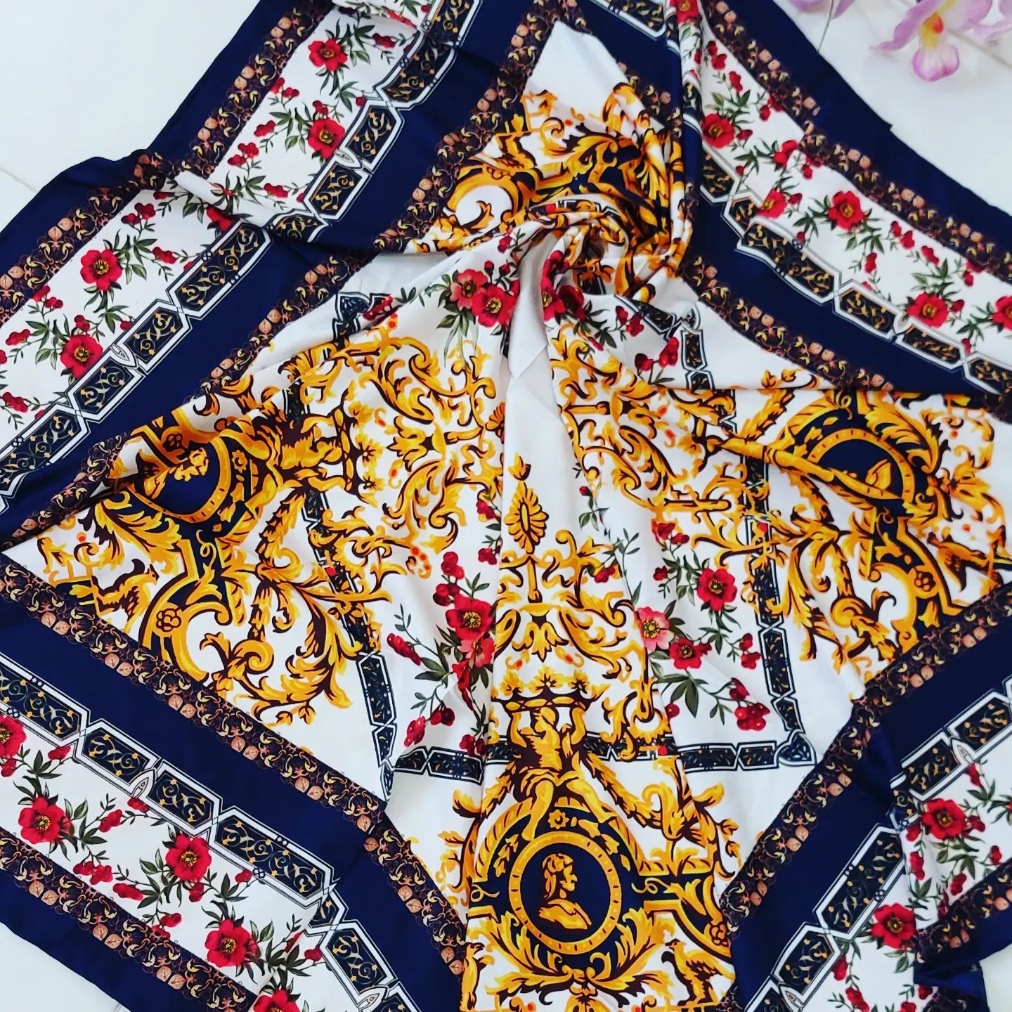 روسری ساتن طویل دور دست دوز طرح گل ،قواره 130در 130
