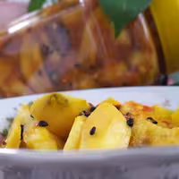 ترشی انبه   خانگی کاملا بهداشتی 1کیلو گرم