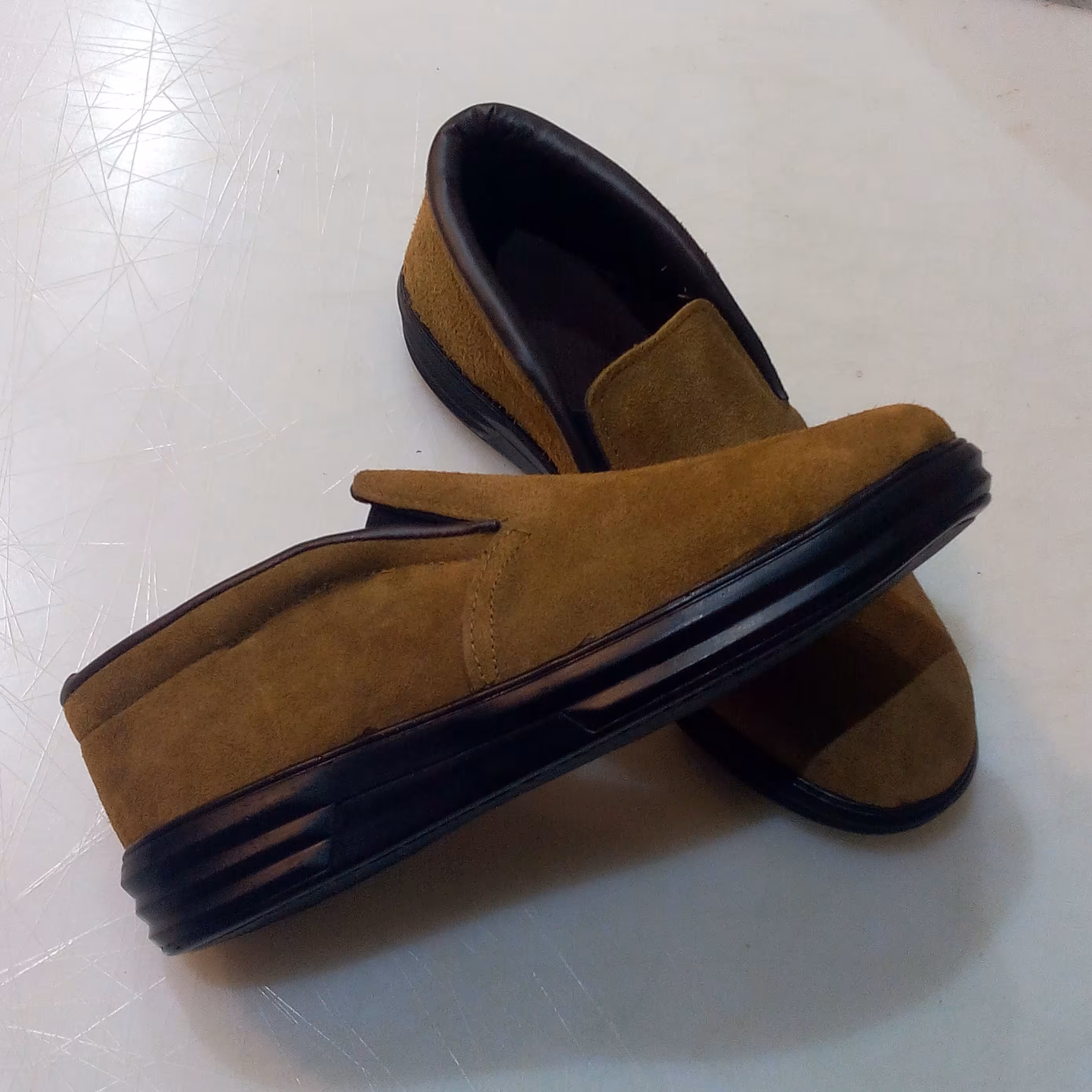 کفش چرم راحتی مردانه قهوه ای مدل B   