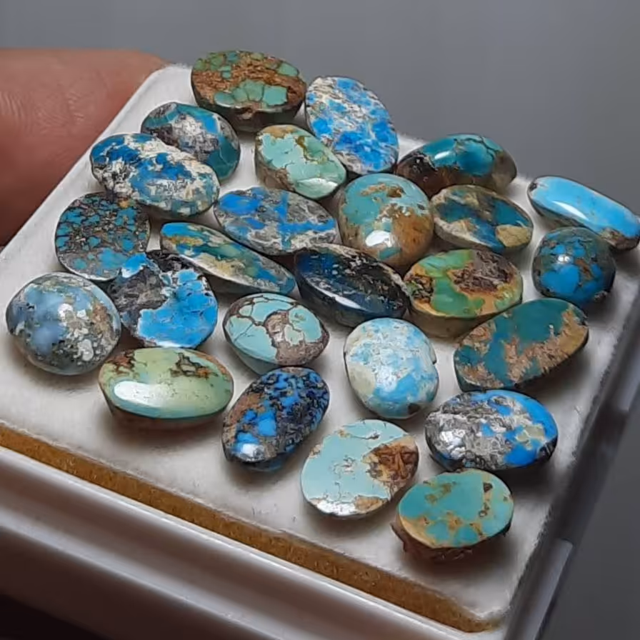 حراج واقعی مجموعه 25 عددی و تکی فیروزه اصل و معدنی نیشابور 