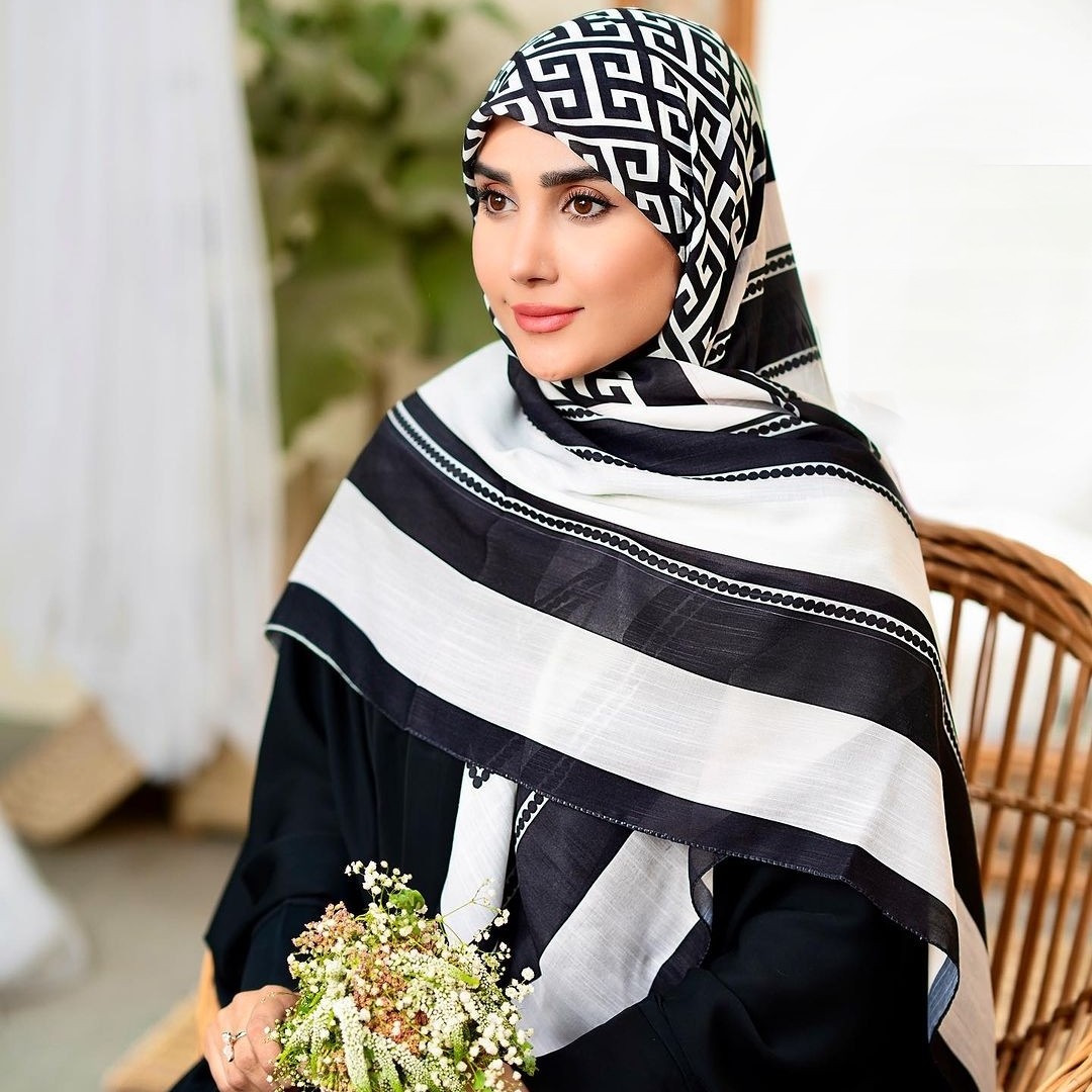 روسری سفیدمشکی سوپرنخ