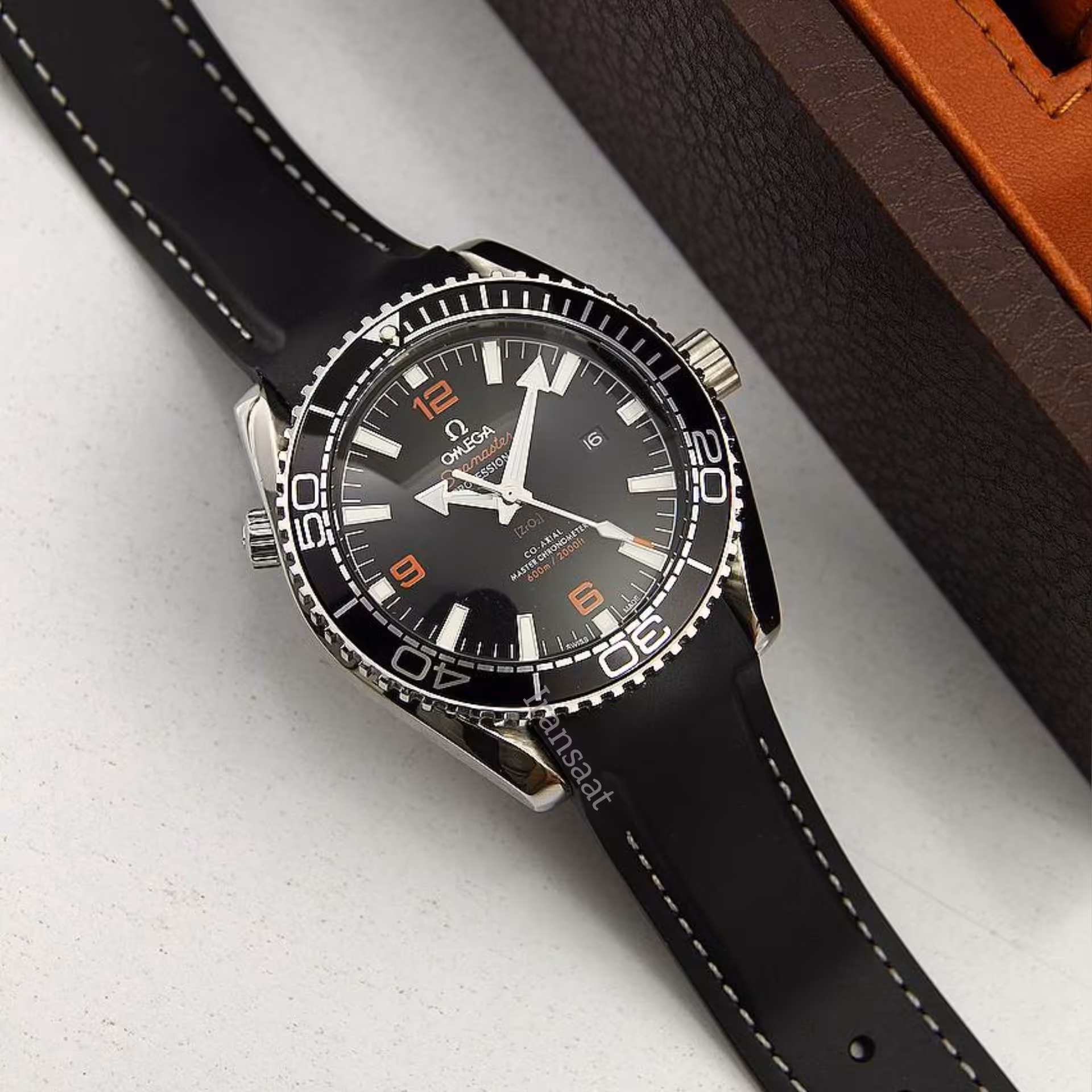 ساعت مردانه اومگا سی‌مستر موتور ژاپن بند رابر بدنه استیل روزشمار تاچومتر مشکی OMEGA