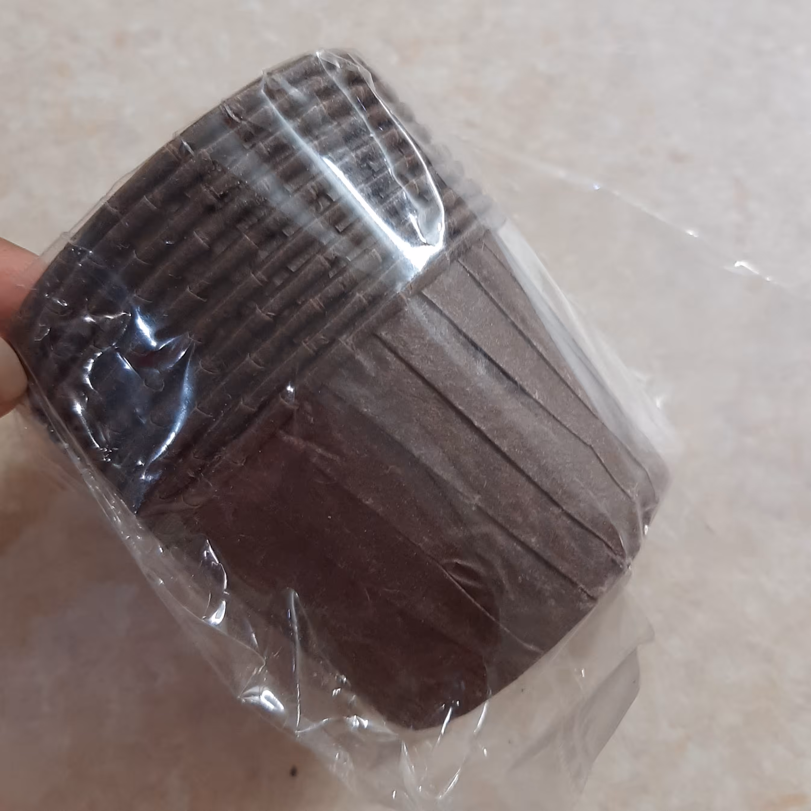 کاغذ مافین یا کاپ کیک قهوه ای