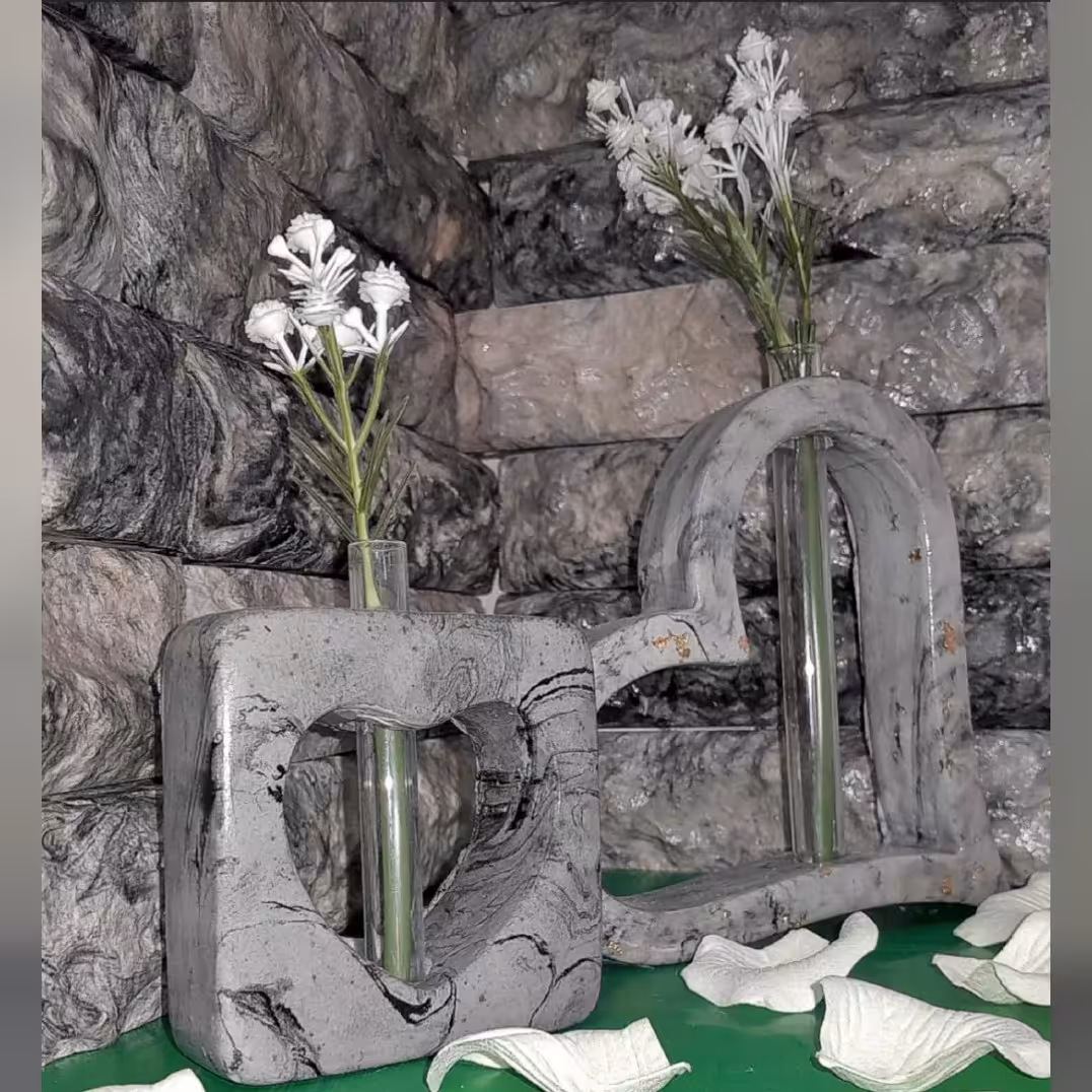 گلجای (گلدان)(هزینه ارسال بصورت پسکرایه)