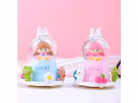 گوی پمپی موزیکال و چراغ دار طرح دختر (سایز بزرگ)