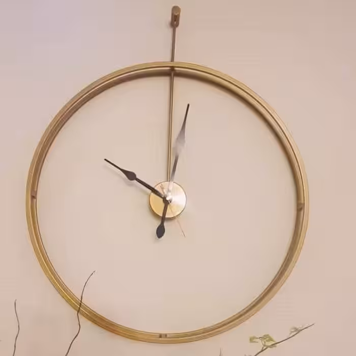 ساعت مدرن فلزی کد h108 (پس کرایه)