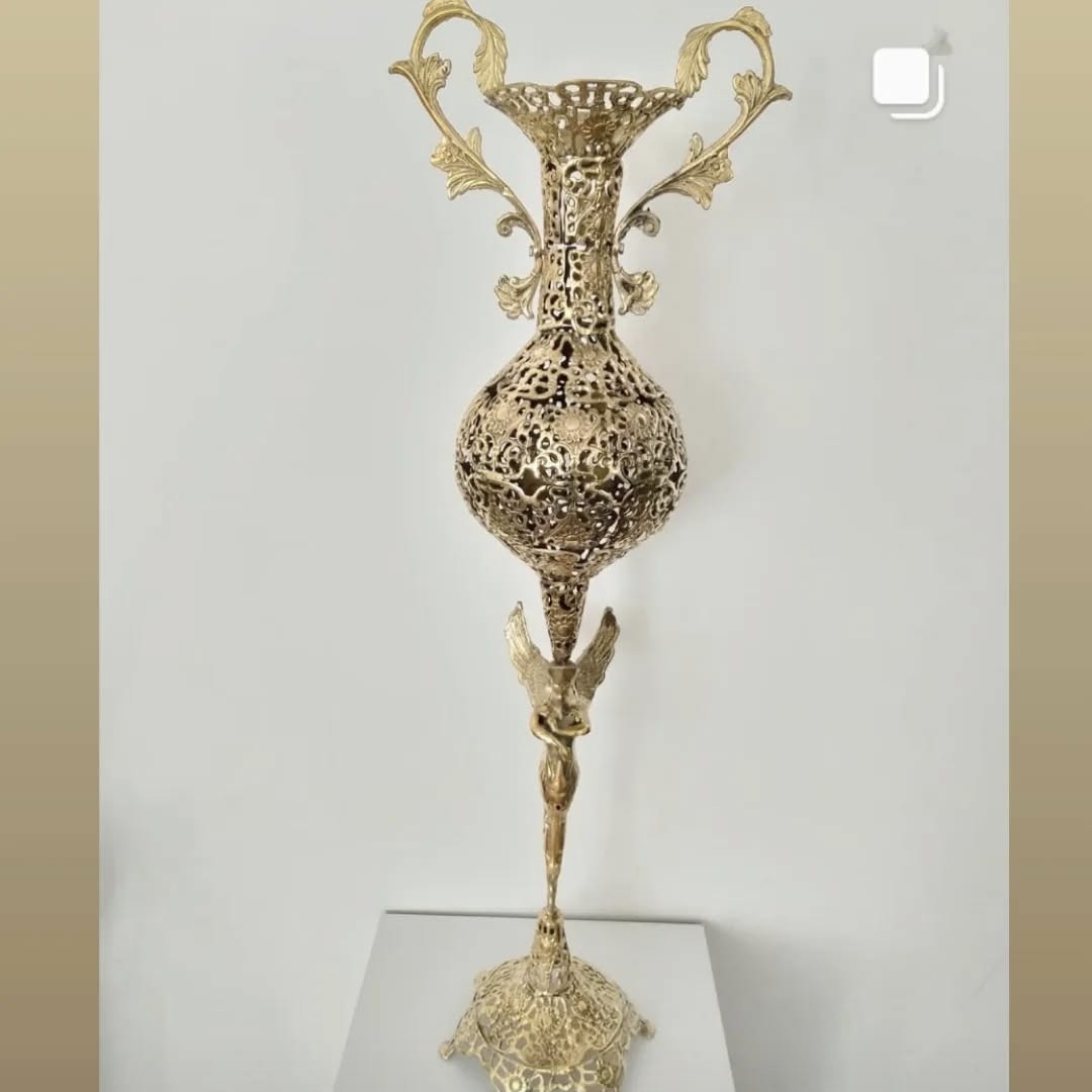 گلدان کنار سالنی برنز ،پایه فرشته