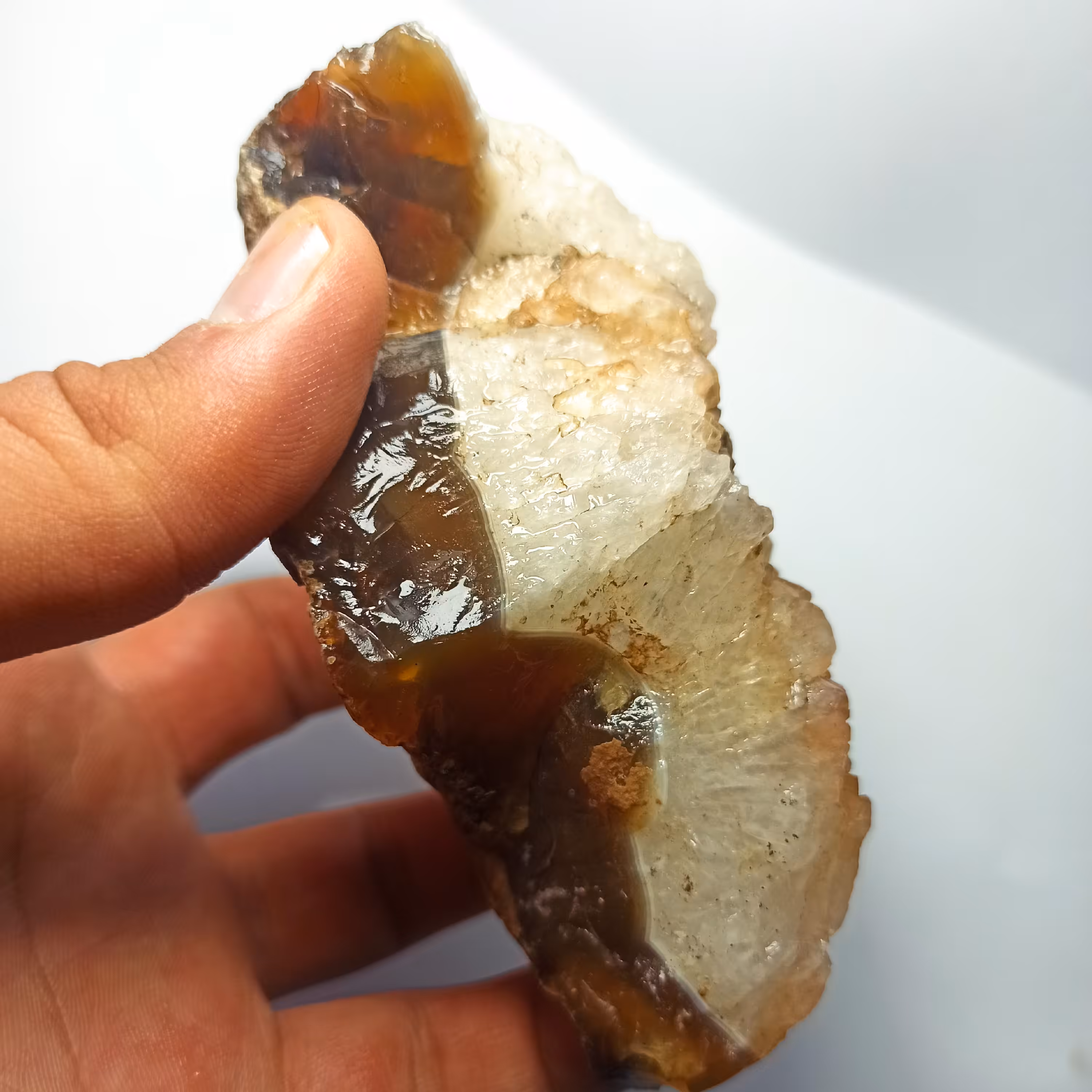 سنگ خاص و  دولایه عقیق ژئود روی هم کمیاب و زیبا کاملا طبیعی و اصل معدنی و تزئینی کلکسیونی سنگ راف دکوری 