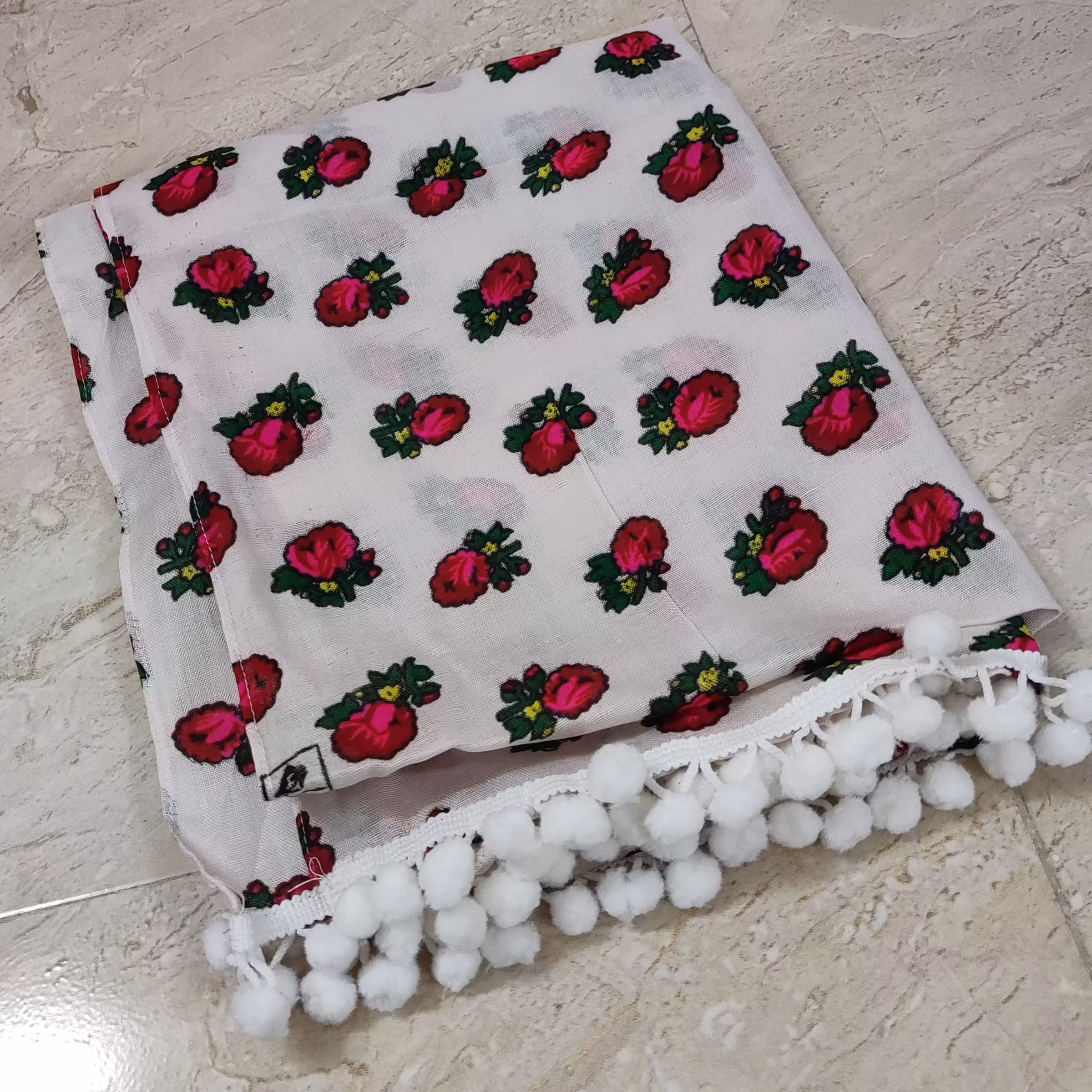 شال موهر  گل ریز سفید زیبا