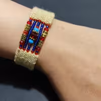 ( دستبند گلیمی )