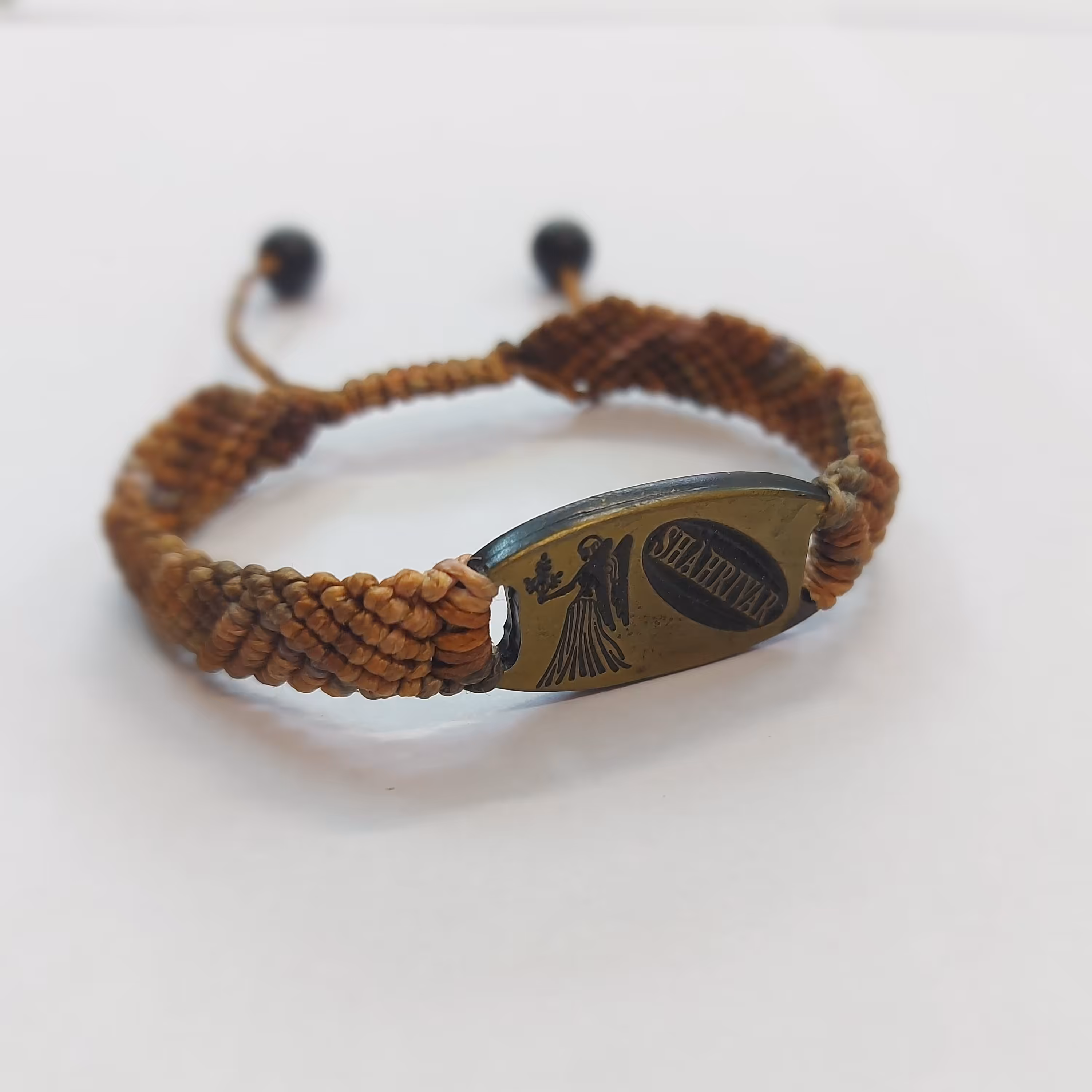 دستبند ماه تولد شهریور مکرومه بافی