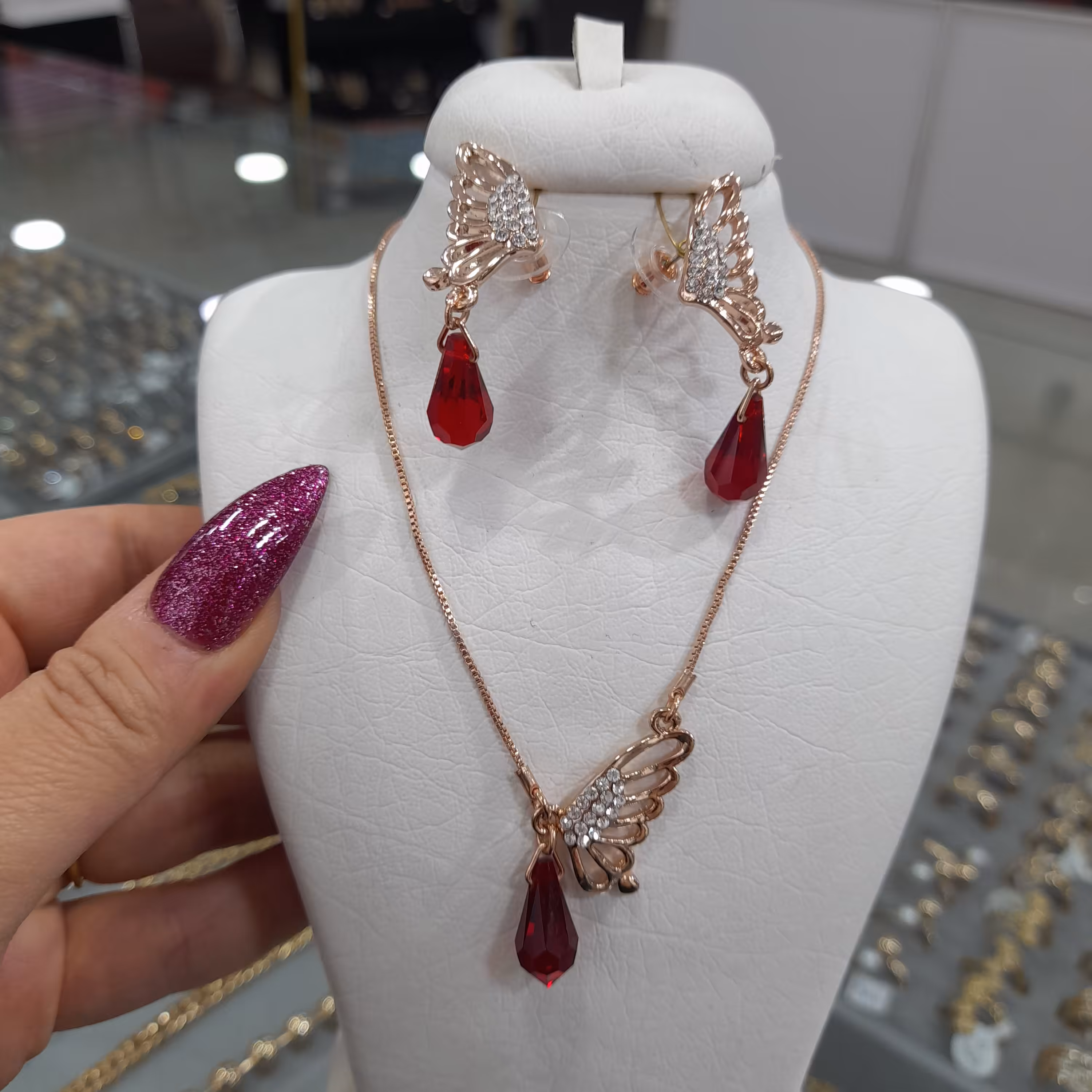 نیم ست نگین دار قرمز