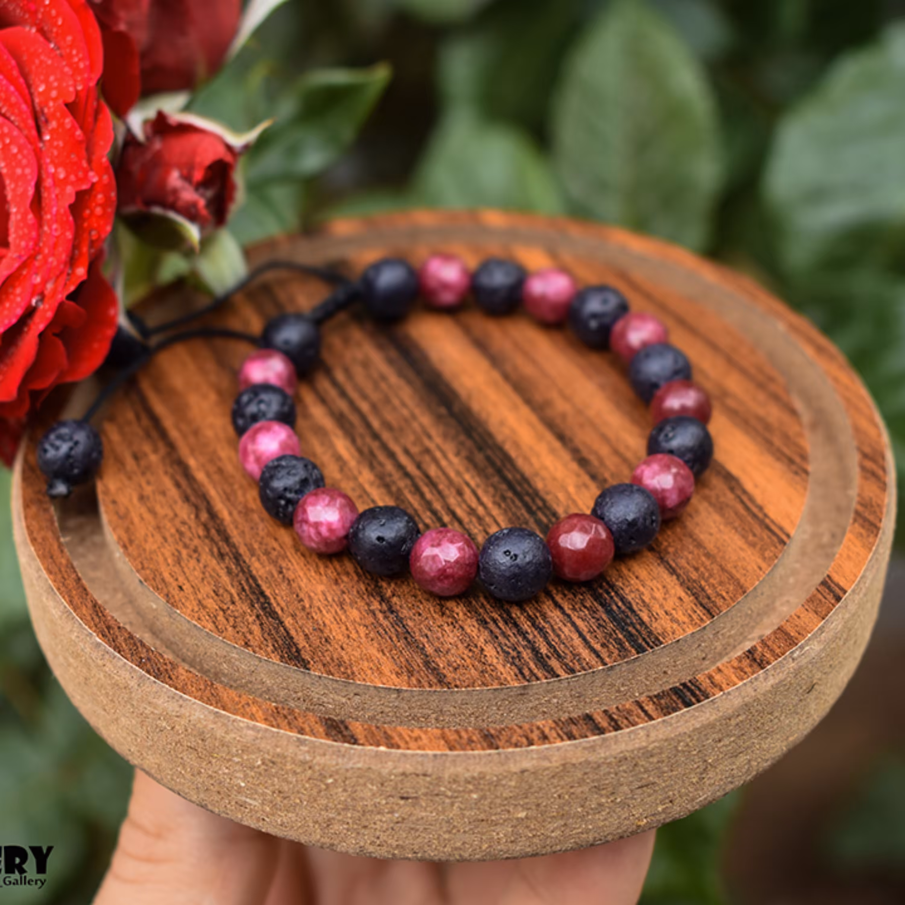 دستبند لاوا و جید