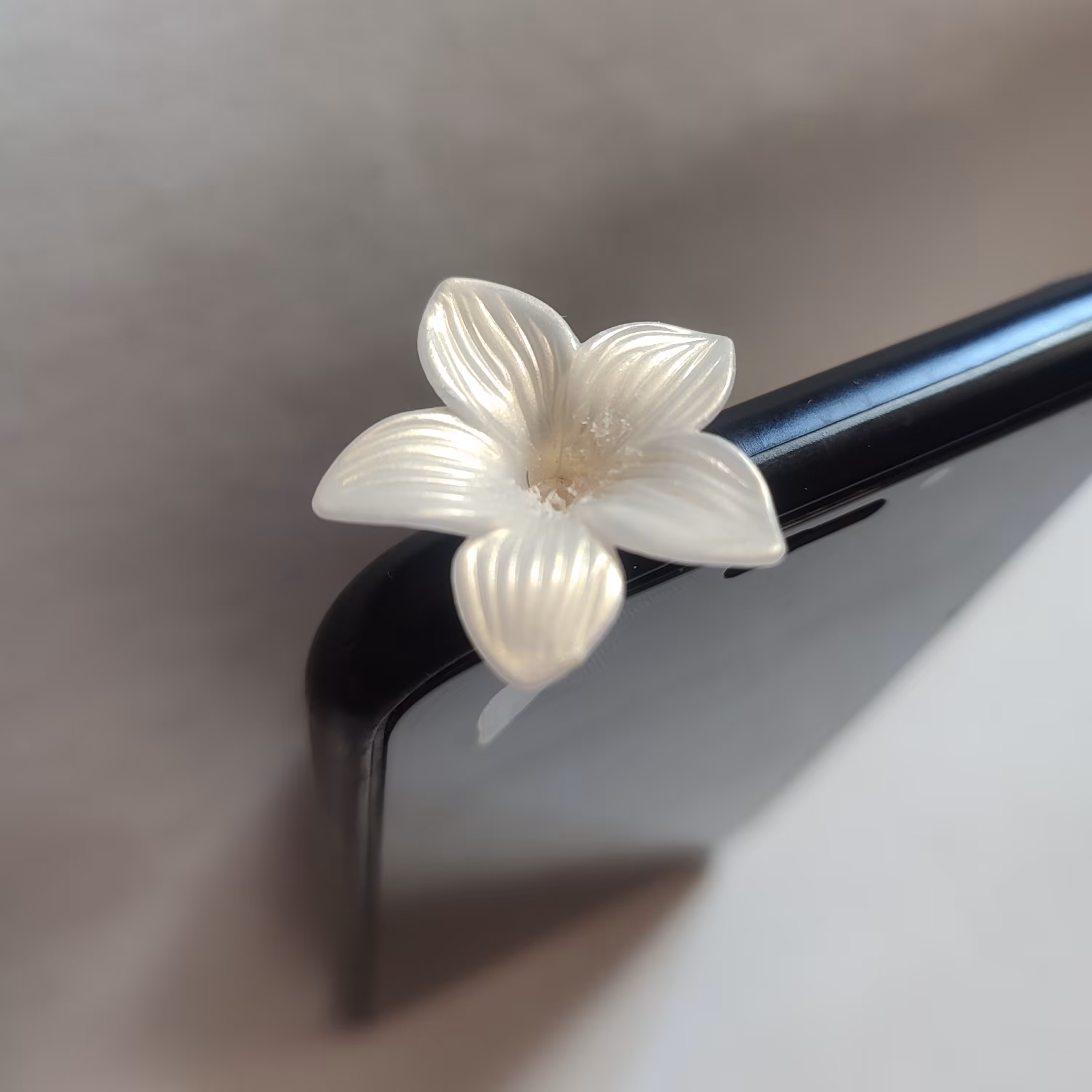 محافظ جک هدفون گوشی موبایل یا تبلت یا لپ تاپ مدل گل یاس