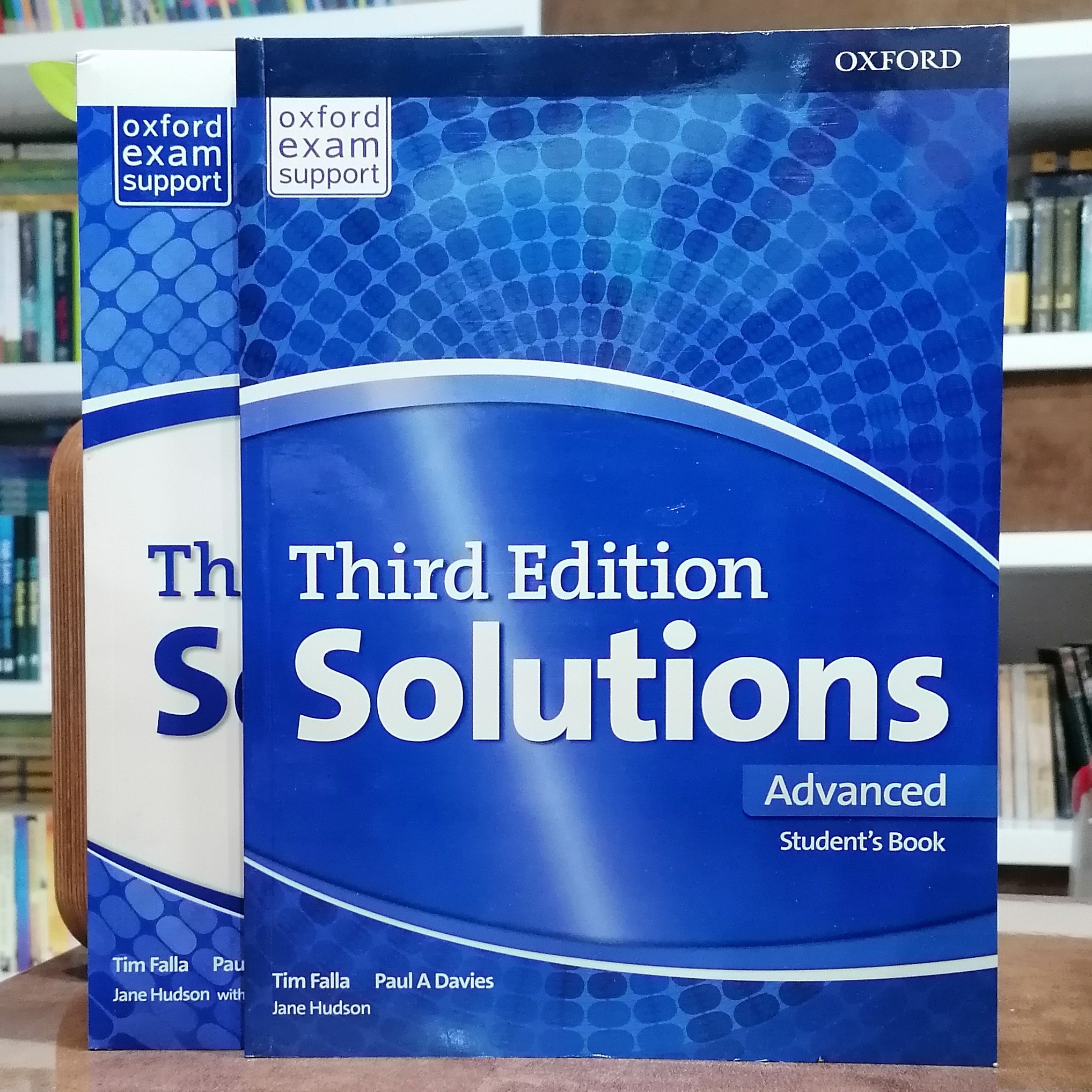 کتاب Solutions Advanced ویرایش سوم