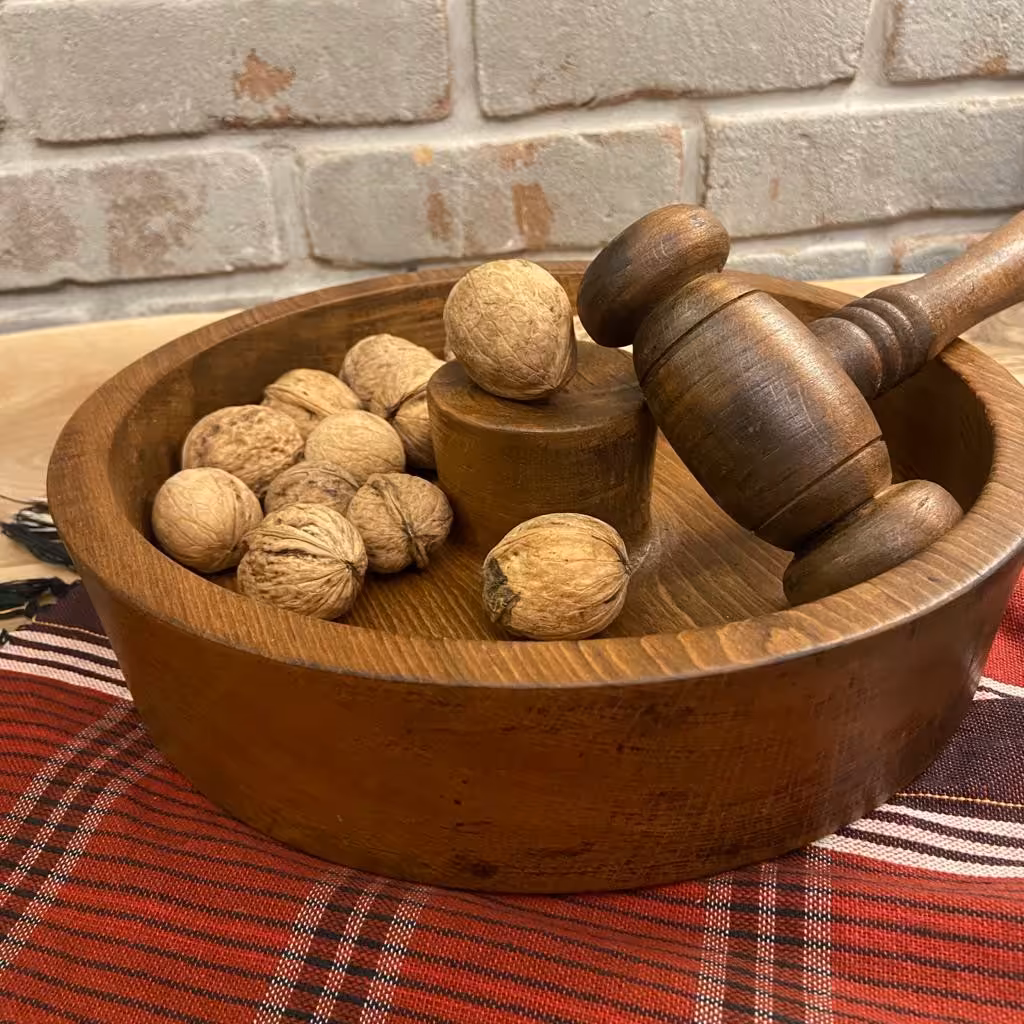 گردو شکن خراطی  با چوب گردو یک تکه و قطر 20