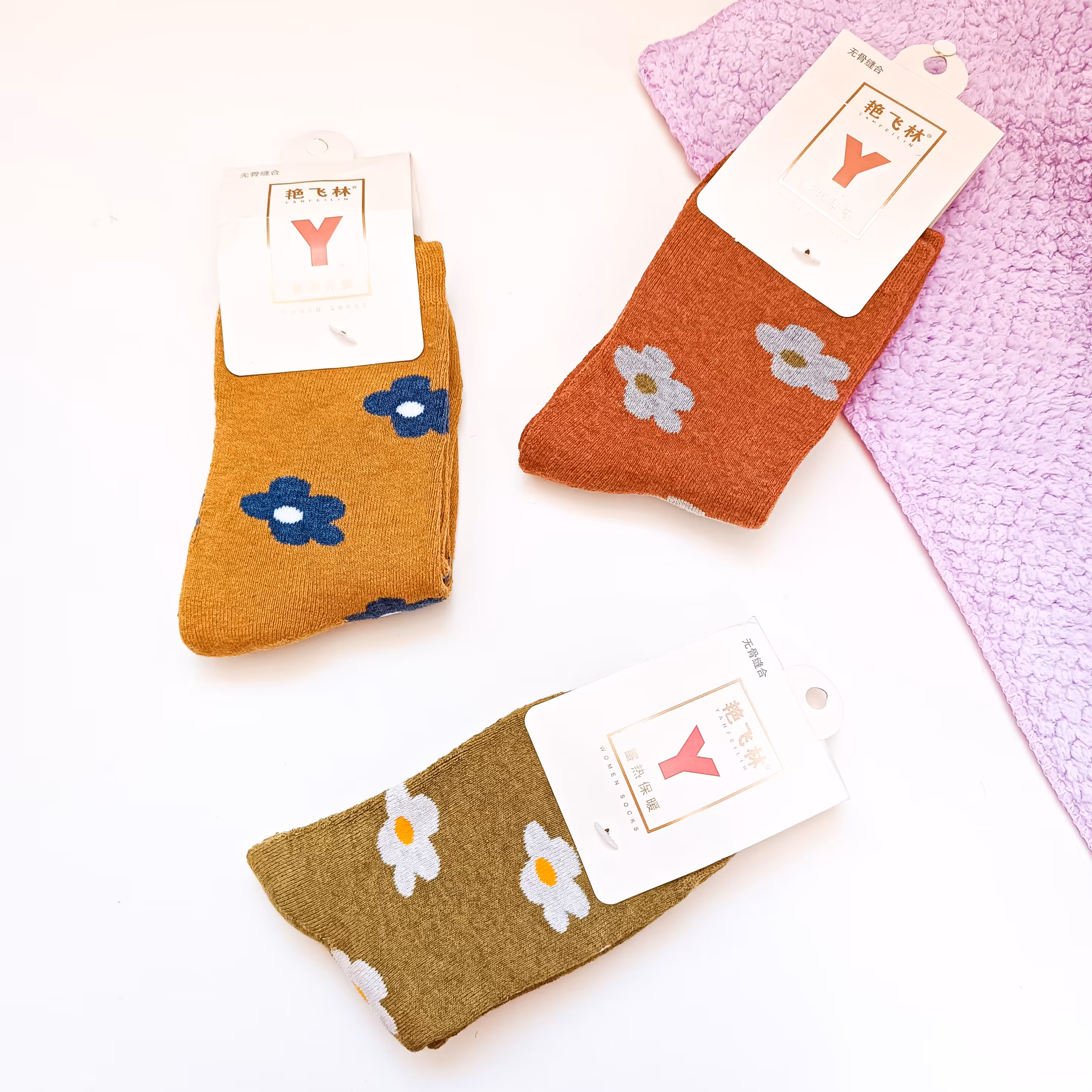 جوراب حوله ای پشمی وارداتی ساقدار ضخیم گرم بالا درجه 1 کشسانی عالی داخل جوراب نرم و حوله ای سایز 44 تا 36