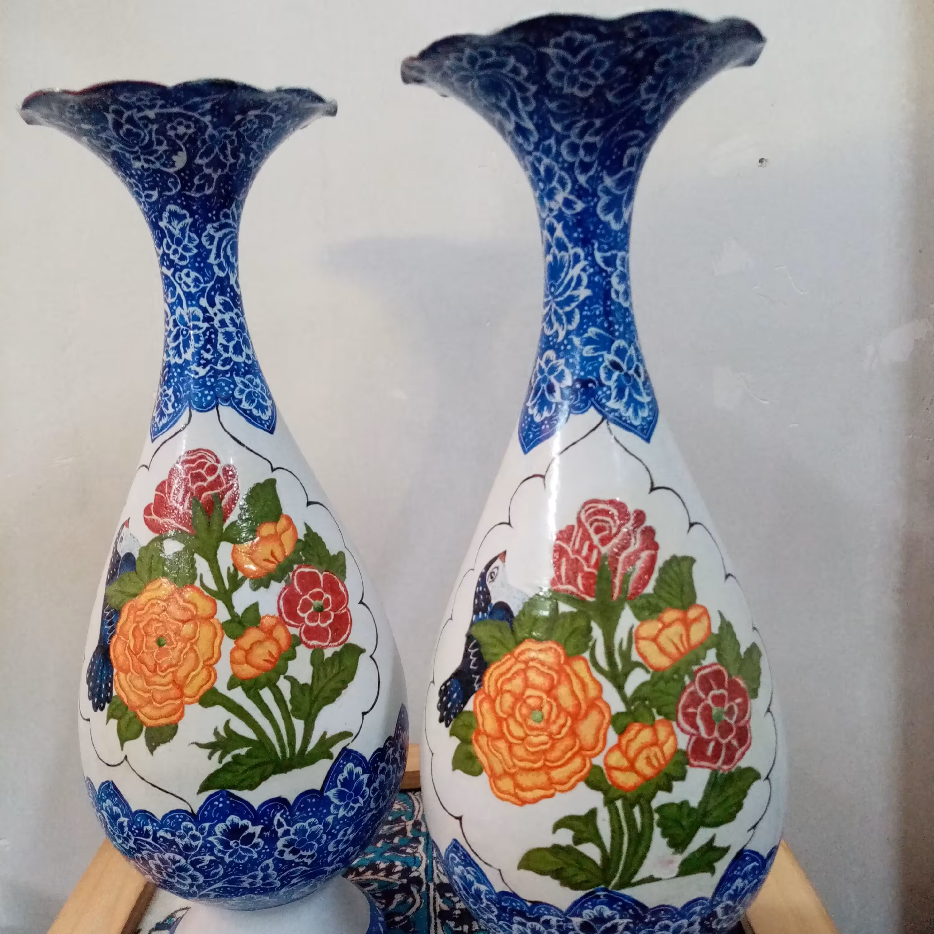 گلدان گل و مرغ میناکاری