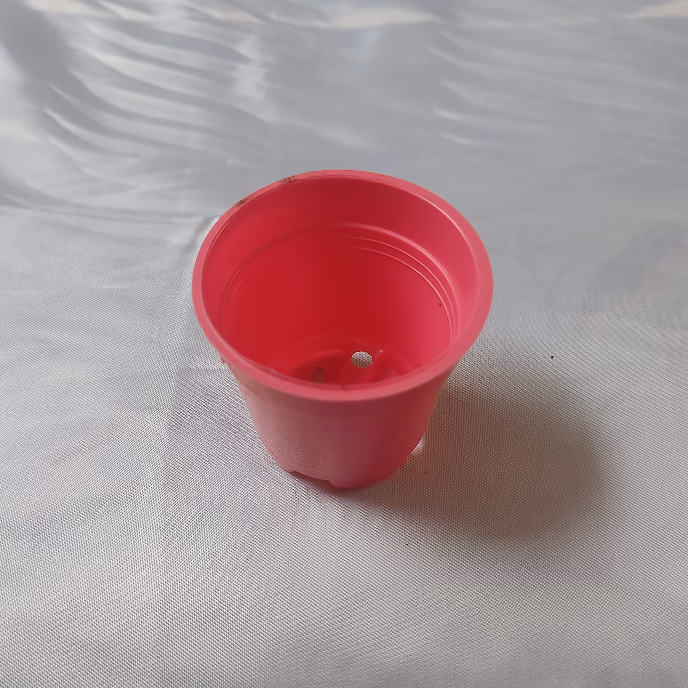 گلدان پلاستیکی ساده سایز 6 رنگ صورتی