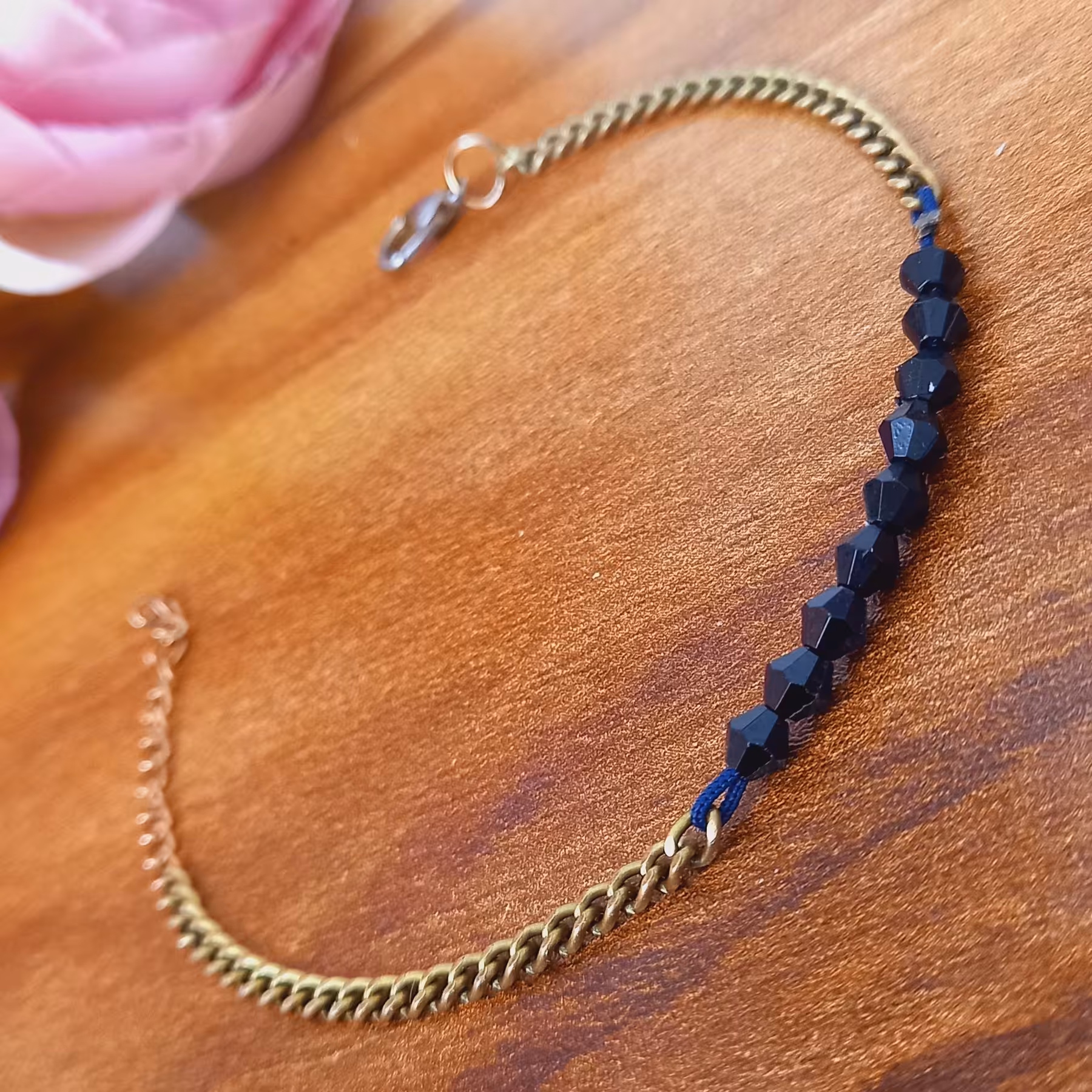 دستبند مینیمال مهره و زنجیر  ظریف