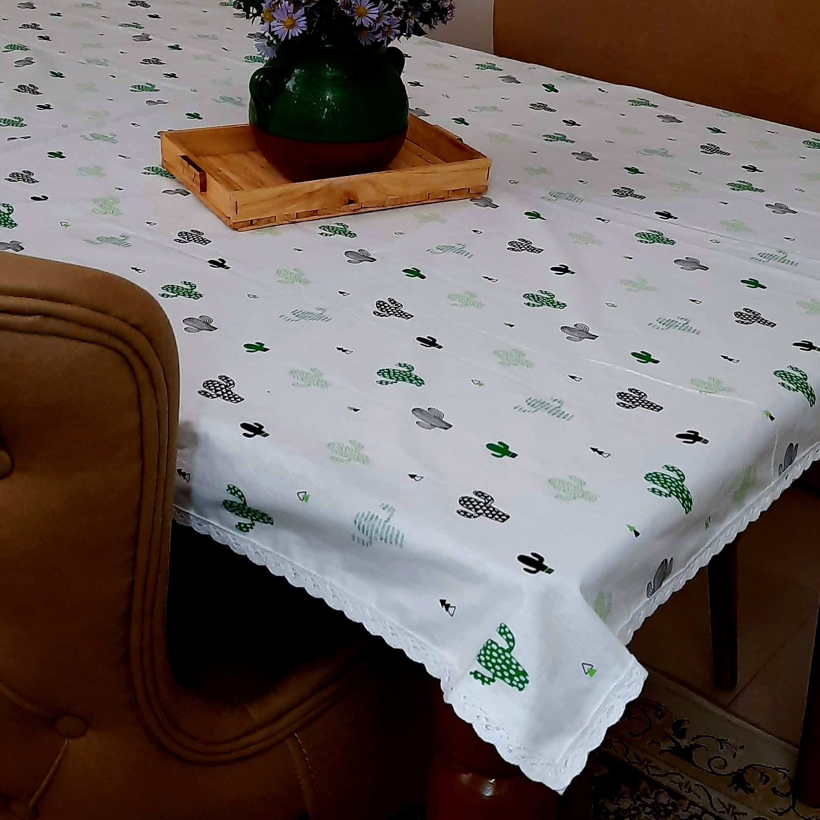 سفره ی پارچه ای زیرانداز سایز 100 در 160 ساده ی دور تور دوزی