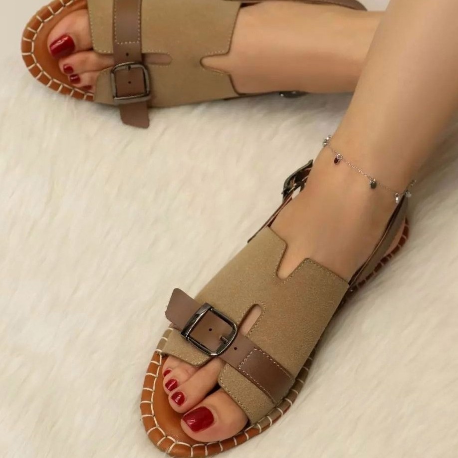 صندل جدید
بسیار شیک خوشپا راحت
سایز 37 تا 40