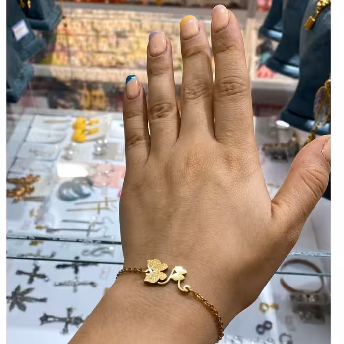 دستبند - طرح پروانه - مدل باریک و مینیمال - جنس استیل - رنگ ثابت - ضد حساسیت -ارسال رایگان