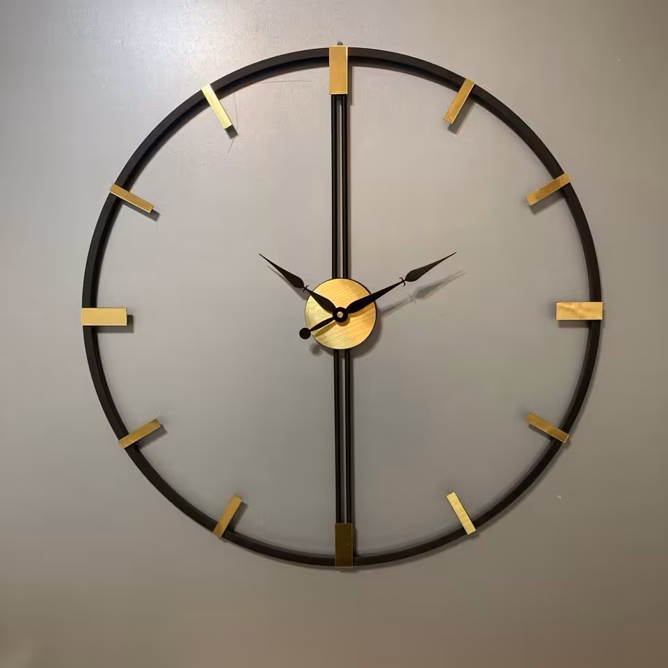 ساعت دیواری  فلزی ساده  مدرن