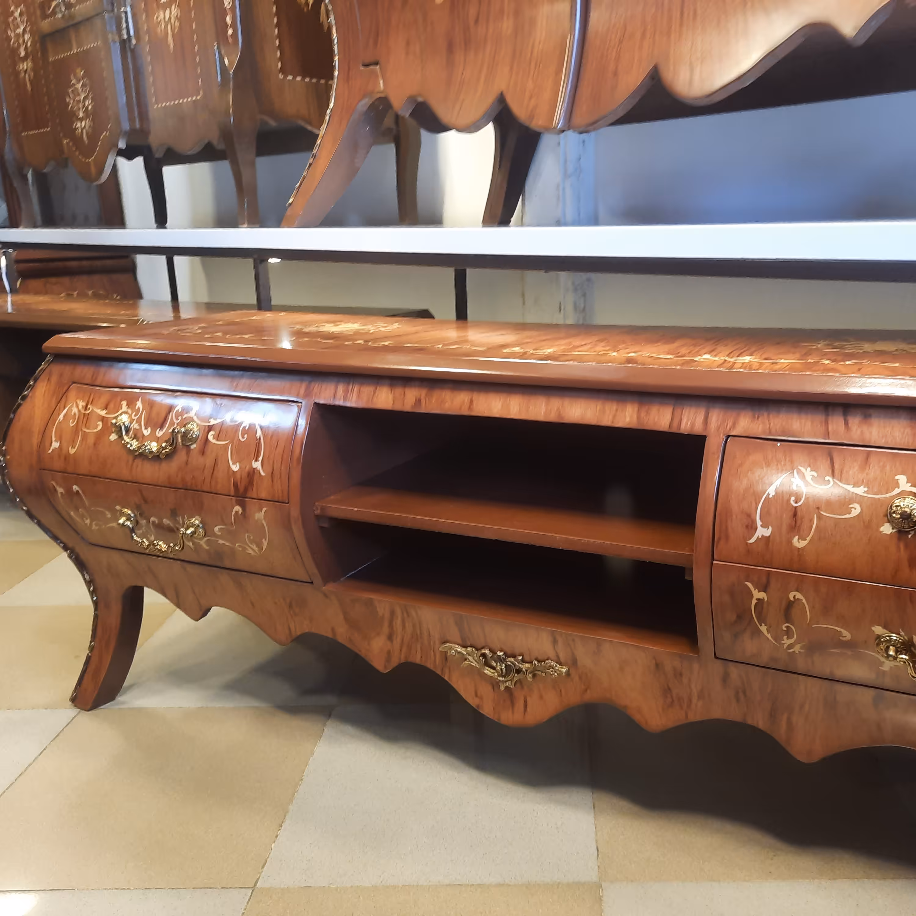 میز ال سی دی معرق پایه بلند 150 (باربری و پسکرایه)