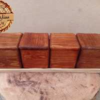 جا ادویه چوبی مربعی4تایی  گردون همراه با کفی اندازه7ونیم در7ونیم ارتفاع7 محصولی از صنایع دستی توران زمین