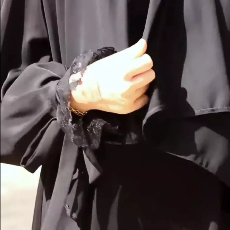 مانتو عبایی کرپ الیزه با مدل هامین ماه شو مزون