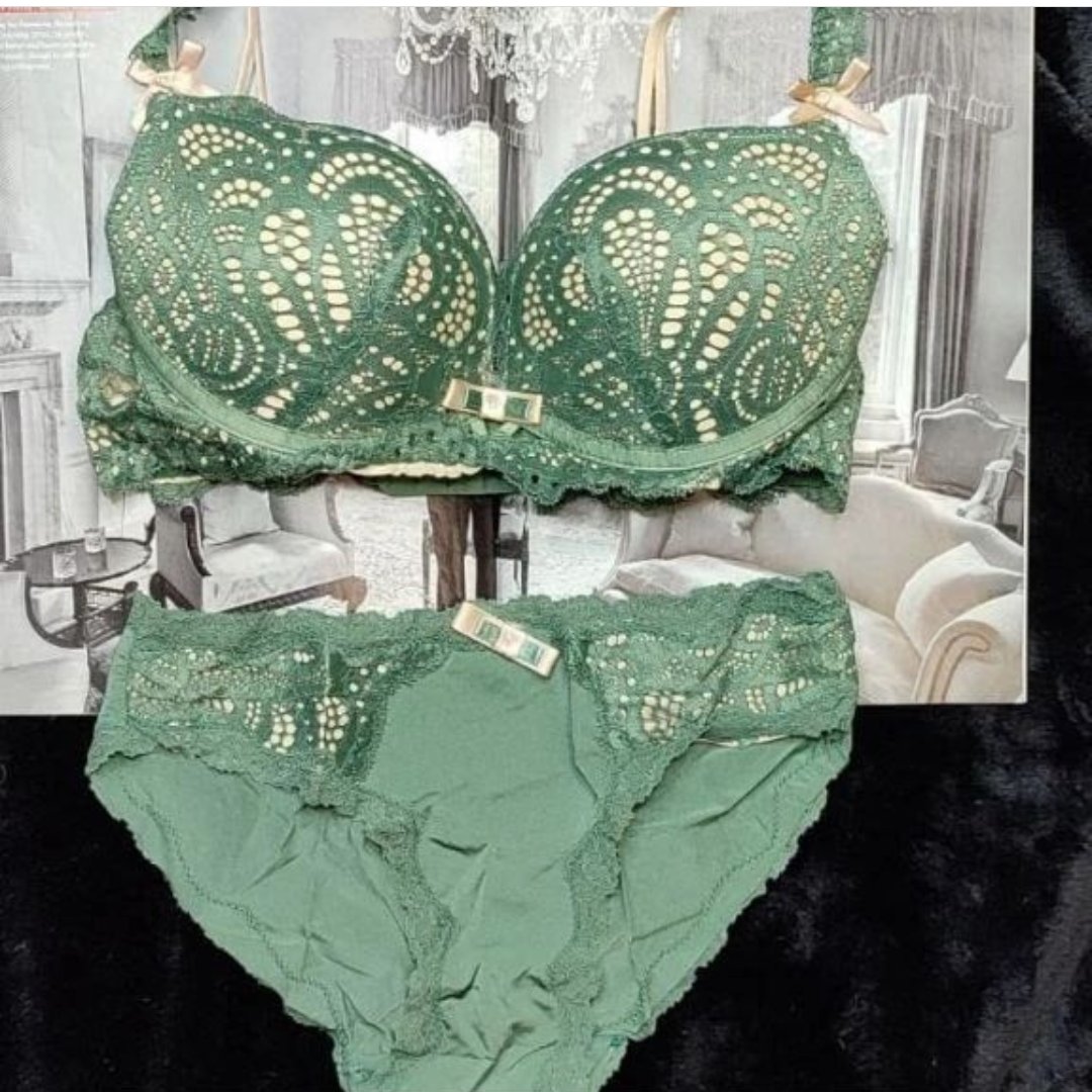 ست سوتین اسفنجی نیم جکدار و فنردار