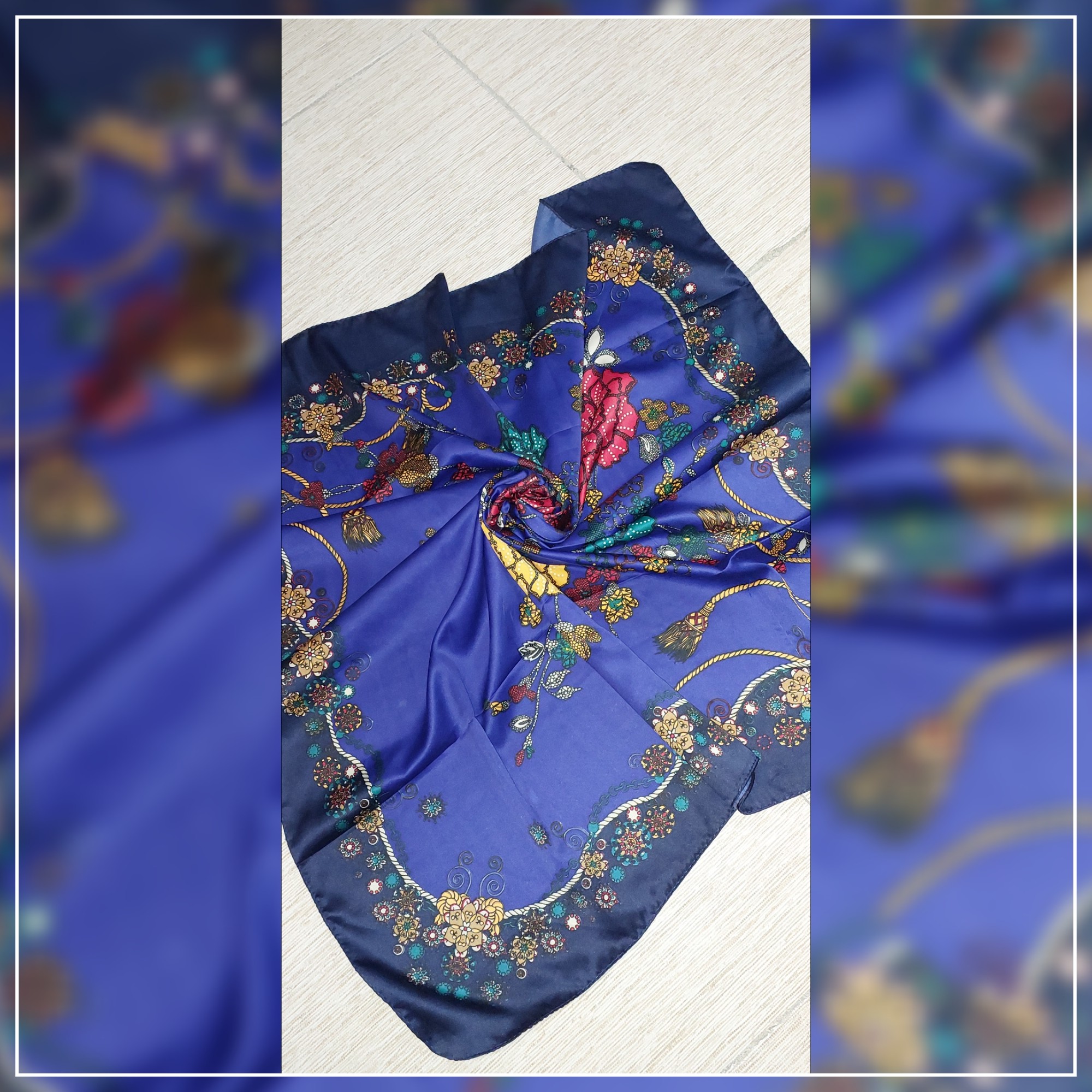 روسری یا مینی اسکراف ساتن ابریشم جنس درجه یک آبی گلدار  84 سانتی