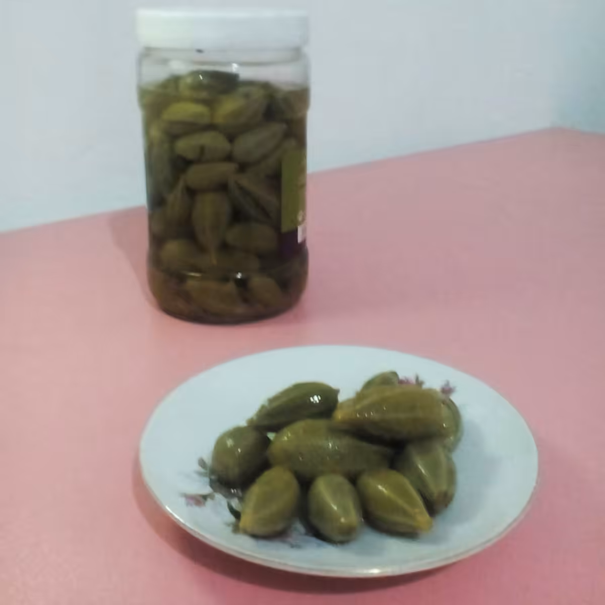 ترشی شپله 400 گرمی  خوشمزه و سلامتی بخش، مناسب برای درمان نفخ و دردهای مفصلی