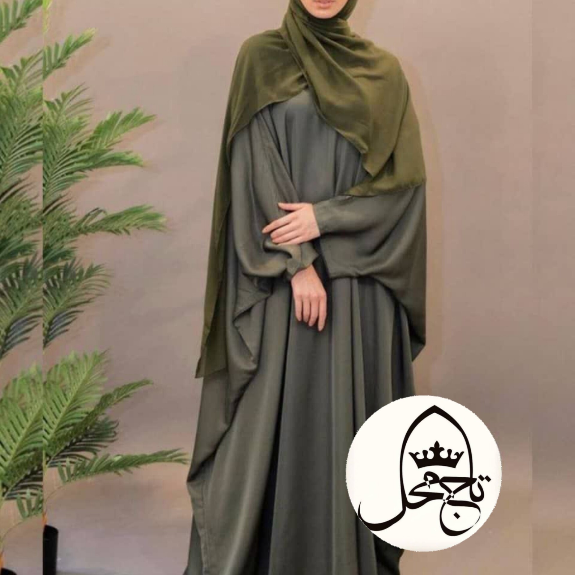 مانتو عبایی با آستین متفاوت که میتونید هم مچی و یا آزاد باشه با پارچه کرپ کاملا آزاد و خنک 