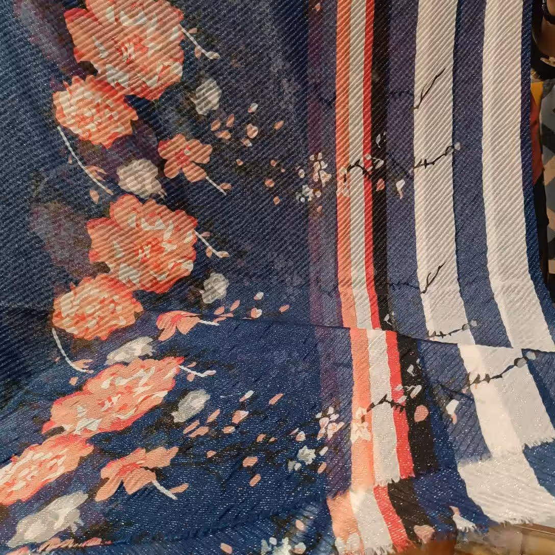 شال مجلسی لمه دار طرح دار در دو رنگ سورمه ای و زرشکی