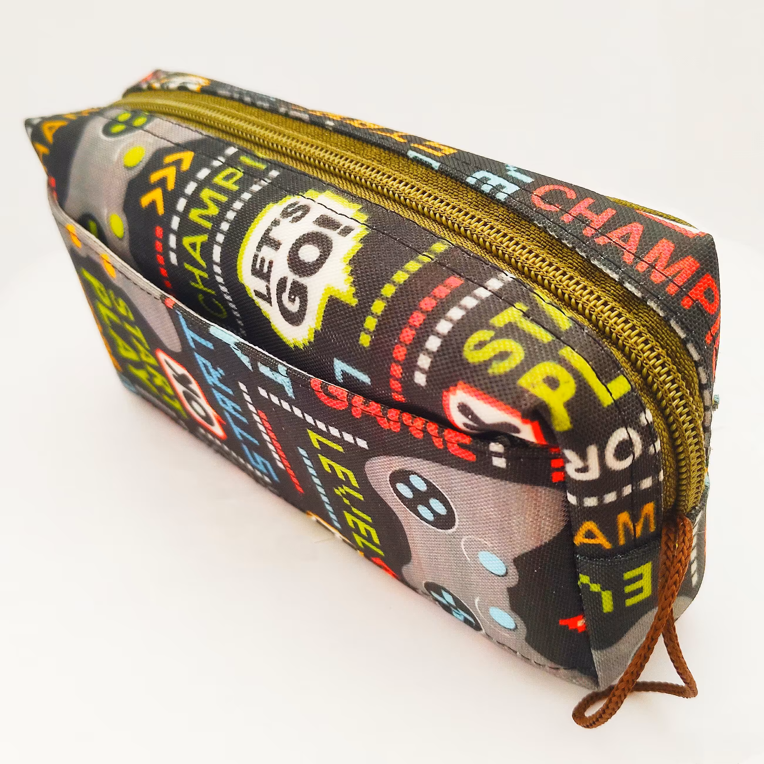 جامدادی دوزیپ متنوع پسرانه و دخترانه  . برای طرح های موجودی پیام دهید