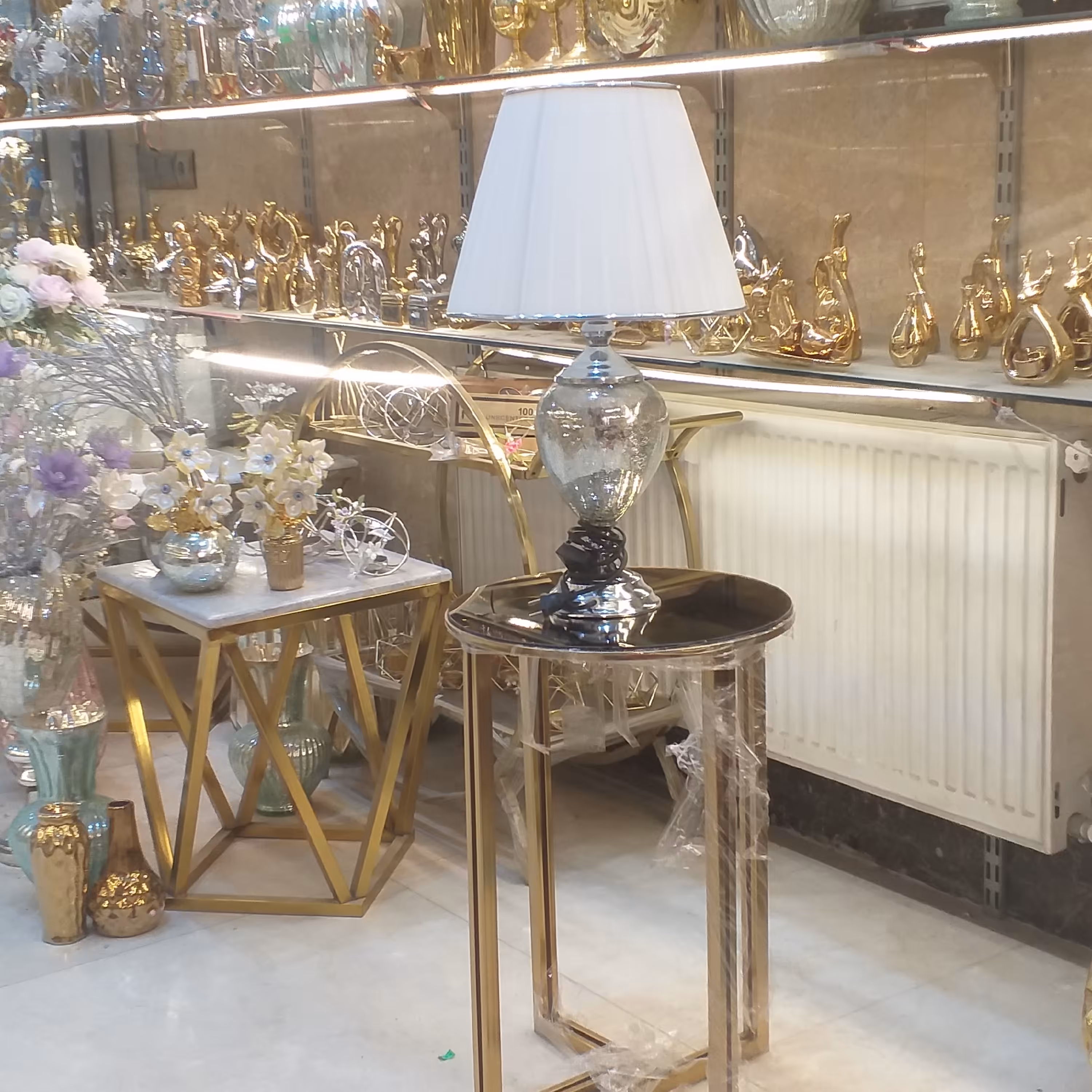 آباژور رنگ نقره ای شیشه ترک با تنوع رنگ 