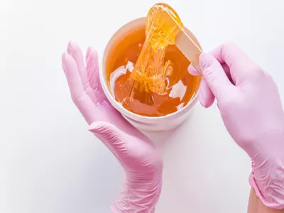 اپیلاسیون کل بدن با موم و وکس در سالن زیبایی السا همراه با تخفیف ویژه