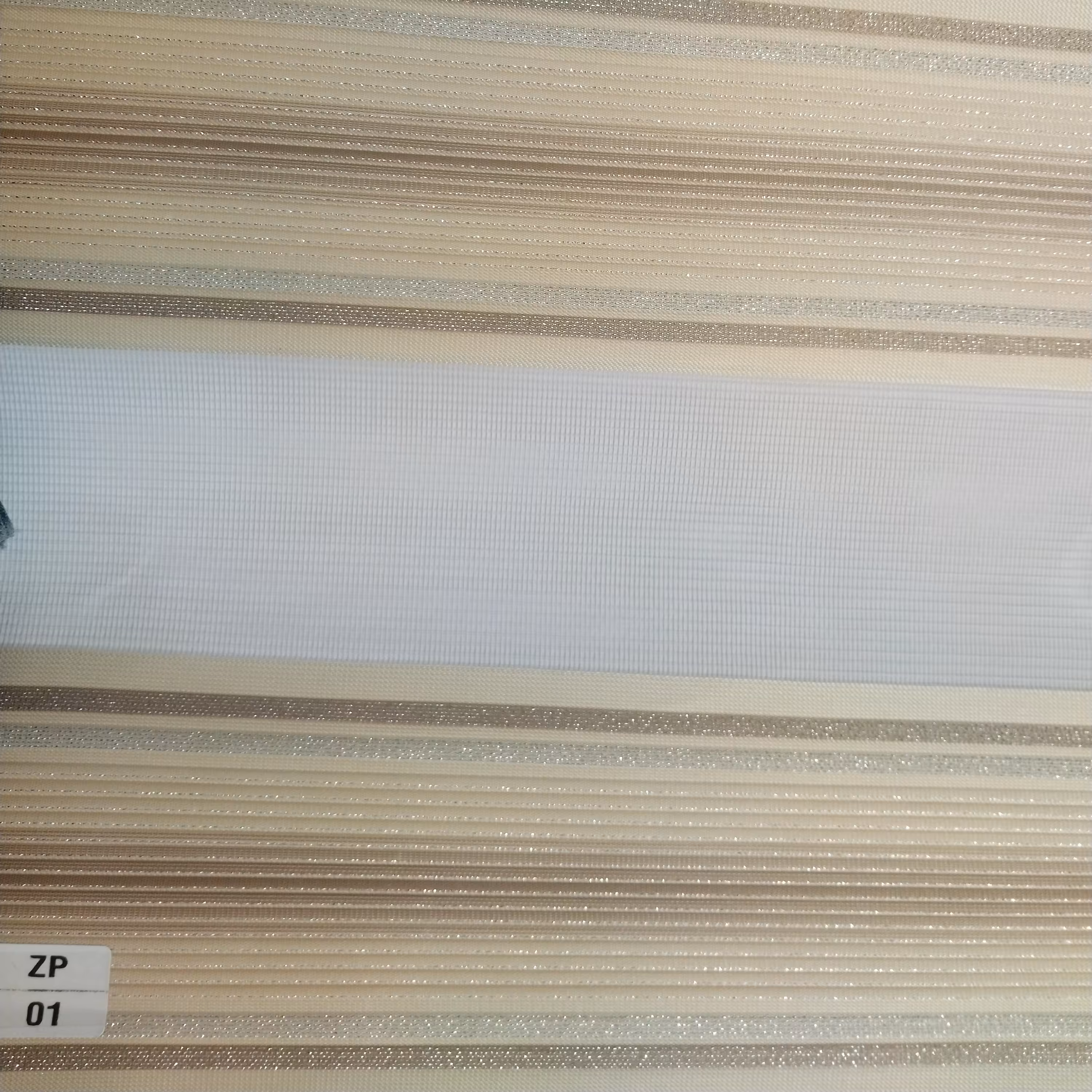 پرده زبرا و ملزومات( پس کرایه می باشد )