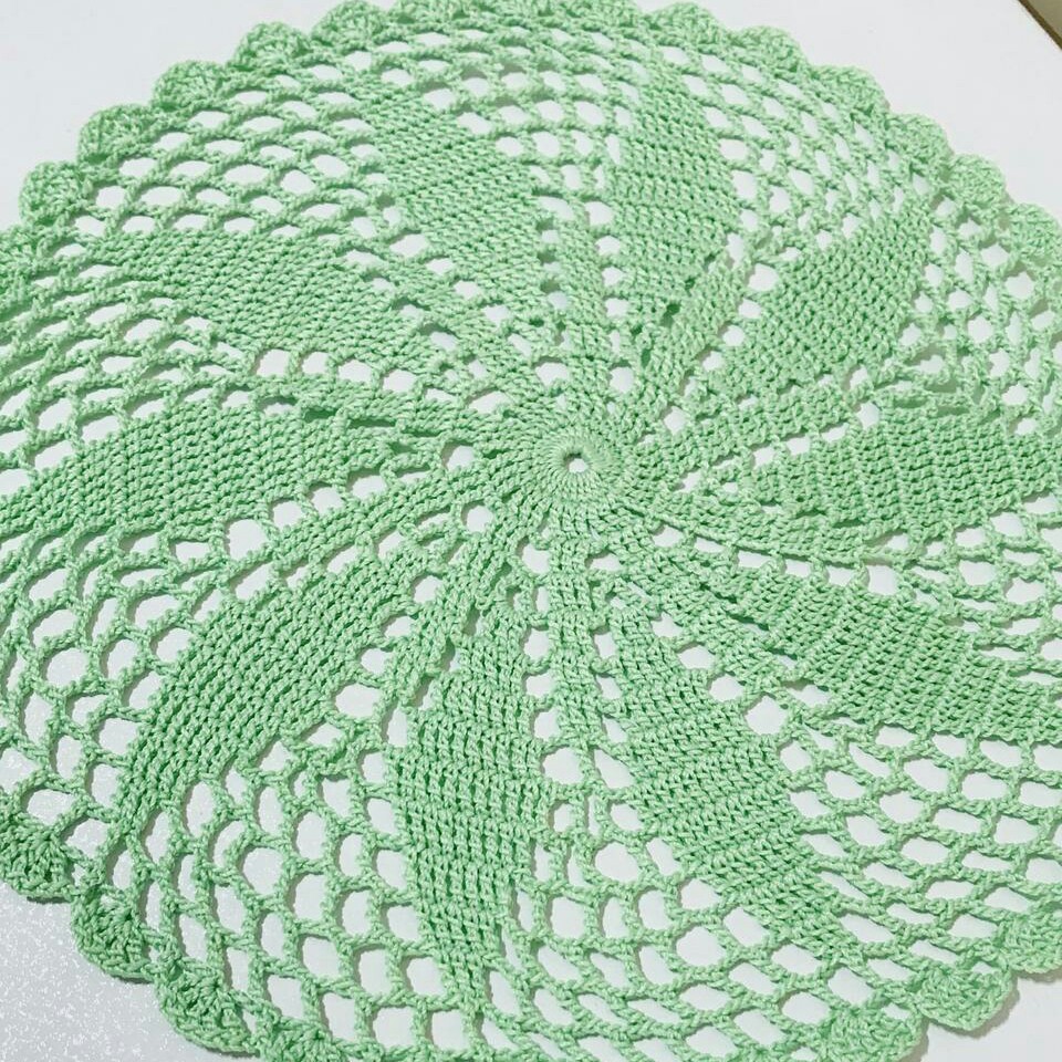 رومیزی ، زیر بشقابی 137