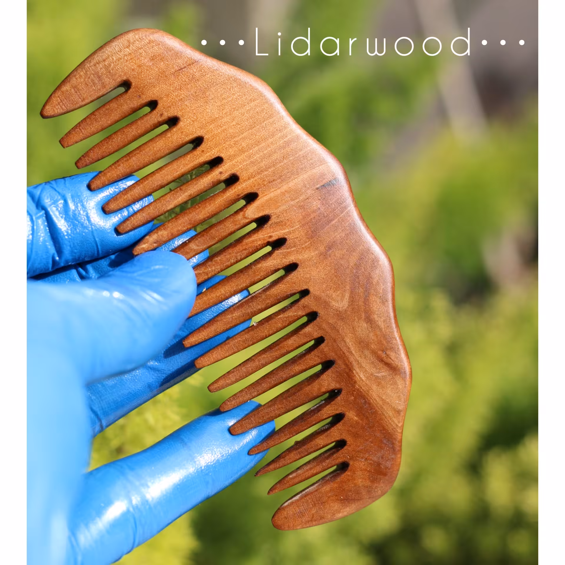 شانه چوبی دستساز  از چوب زیبای گلابی بدون رنگ و با روغن گیاهی 