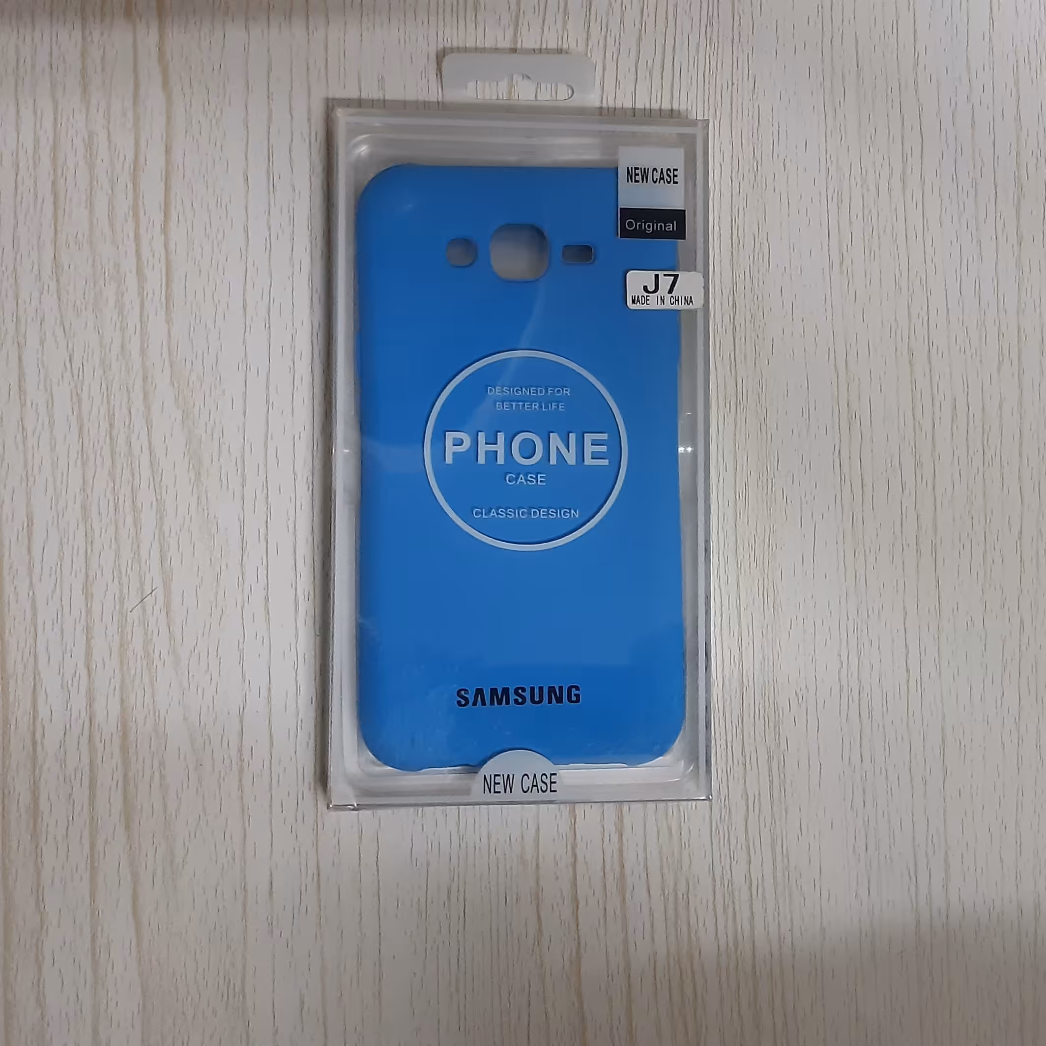 قاب سیلیکونی سامسونگ مدل j7 2015 مخصوص محافظت از گوشی هایی که پشت قاب آنها حساس و قابل خش هستند