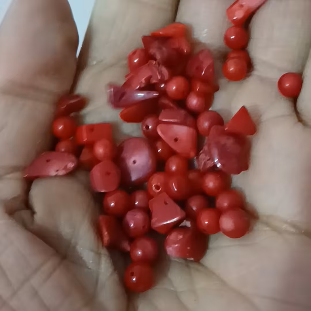 سنگ و مهره های مرجان اصل و خوشرنگ جهت درست کردن دستبند و گردنبند و انگشتر زیورآلات زنانه 