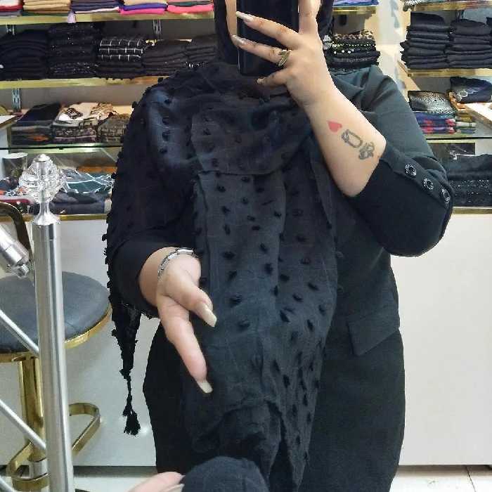 شال عربی نخی وارداتی منگوله دار قواره 80 در 2متر در 2 رنگ کیفیت نخ نرم و سبک ایستایی عالی روی سر