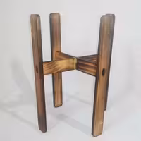 زیر گلدانی ساخته شده از چوب صنعتی روسی در اندازه 18 سانتی متری هزینه پست به صورت پس پرداخت می باشد