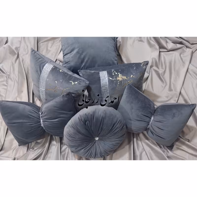 مجموعه 5 عددی کوسن بسیار زیبا طوسی مخمل طلاکوب و طوسی پر شده با الیاف درجه 1