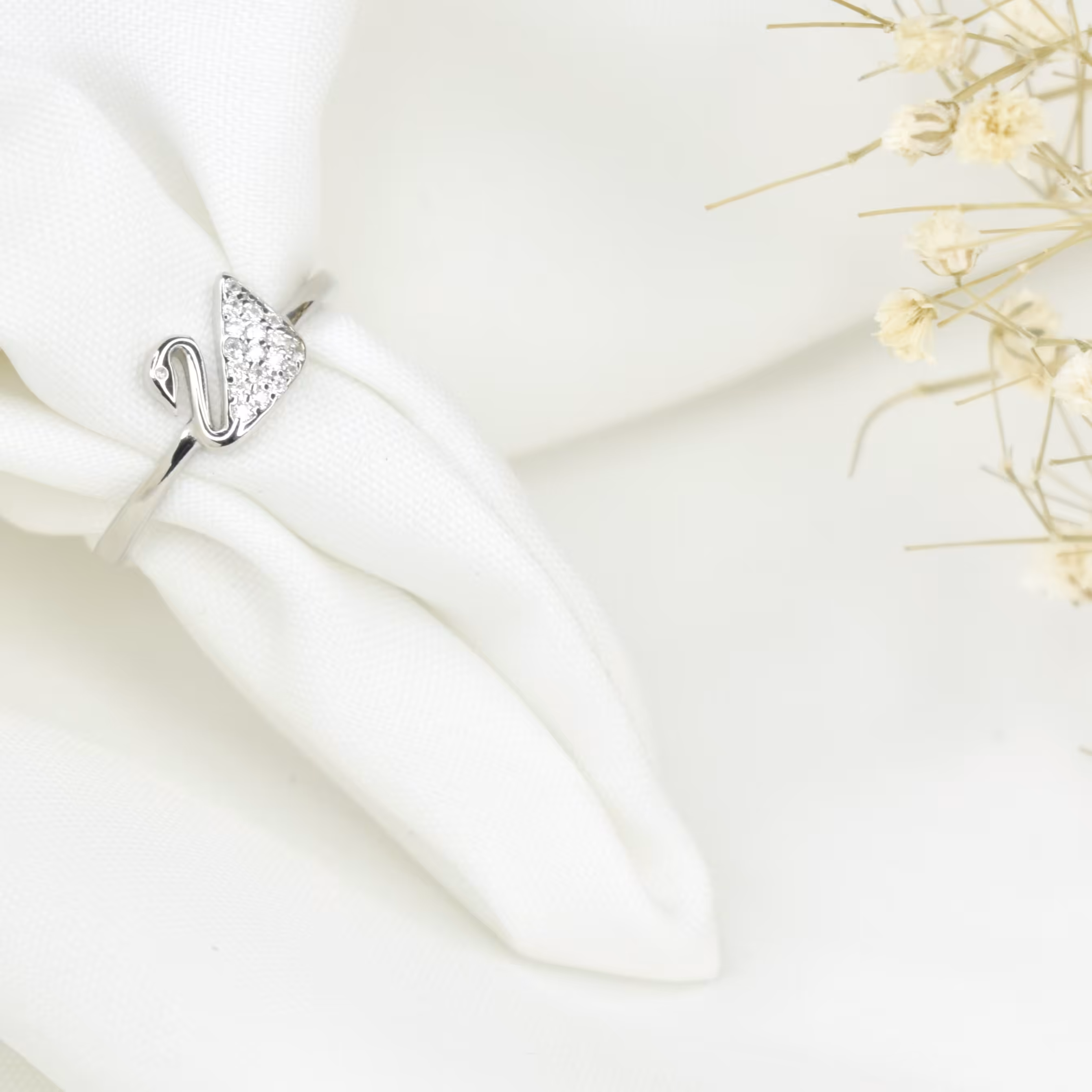 انگشتر نقره زنانه طرح قو سواروسکی کد 5956