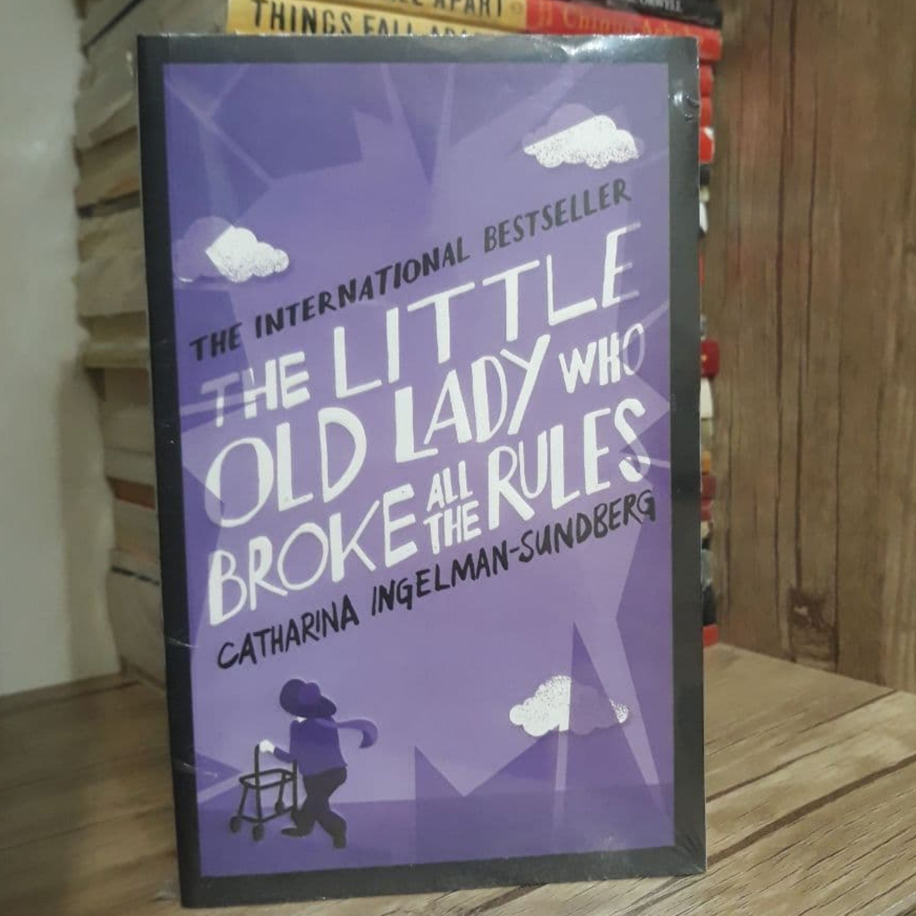 کتاب زبان اصلی The Little Old Lady Who Broke All the Rules (پیرزنی که تمام قوانین را زیر پا گذاشت)